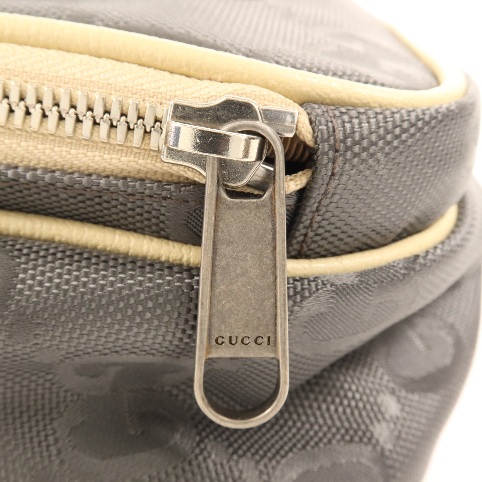 GUCCI 尼龍Shoulder Bag銀扣手挽肩背兩用袋