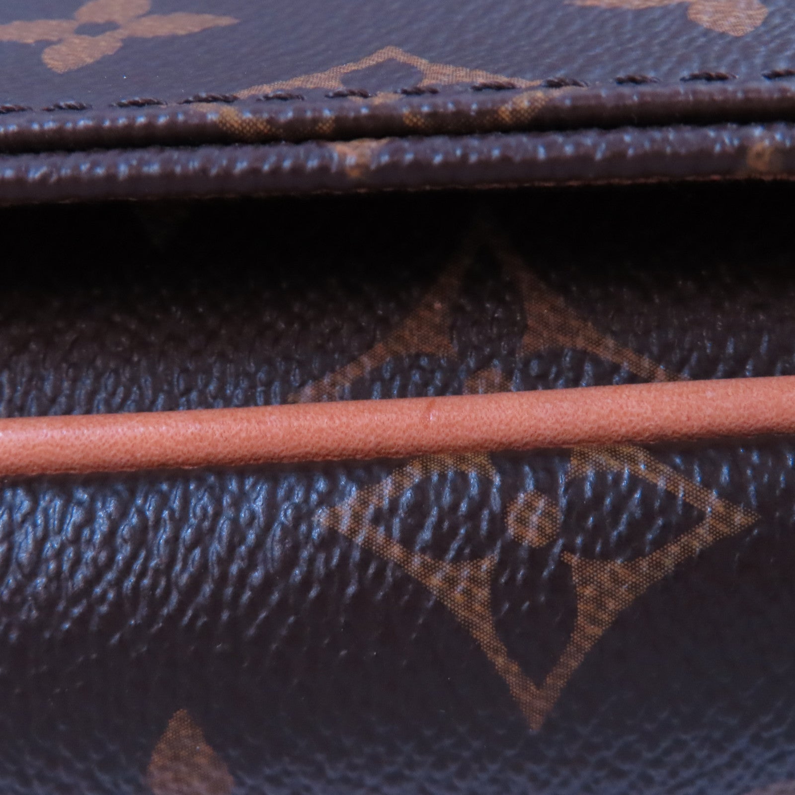LOUIS VUITTON Monogram Valmy MM金扣肩背袋啡色
