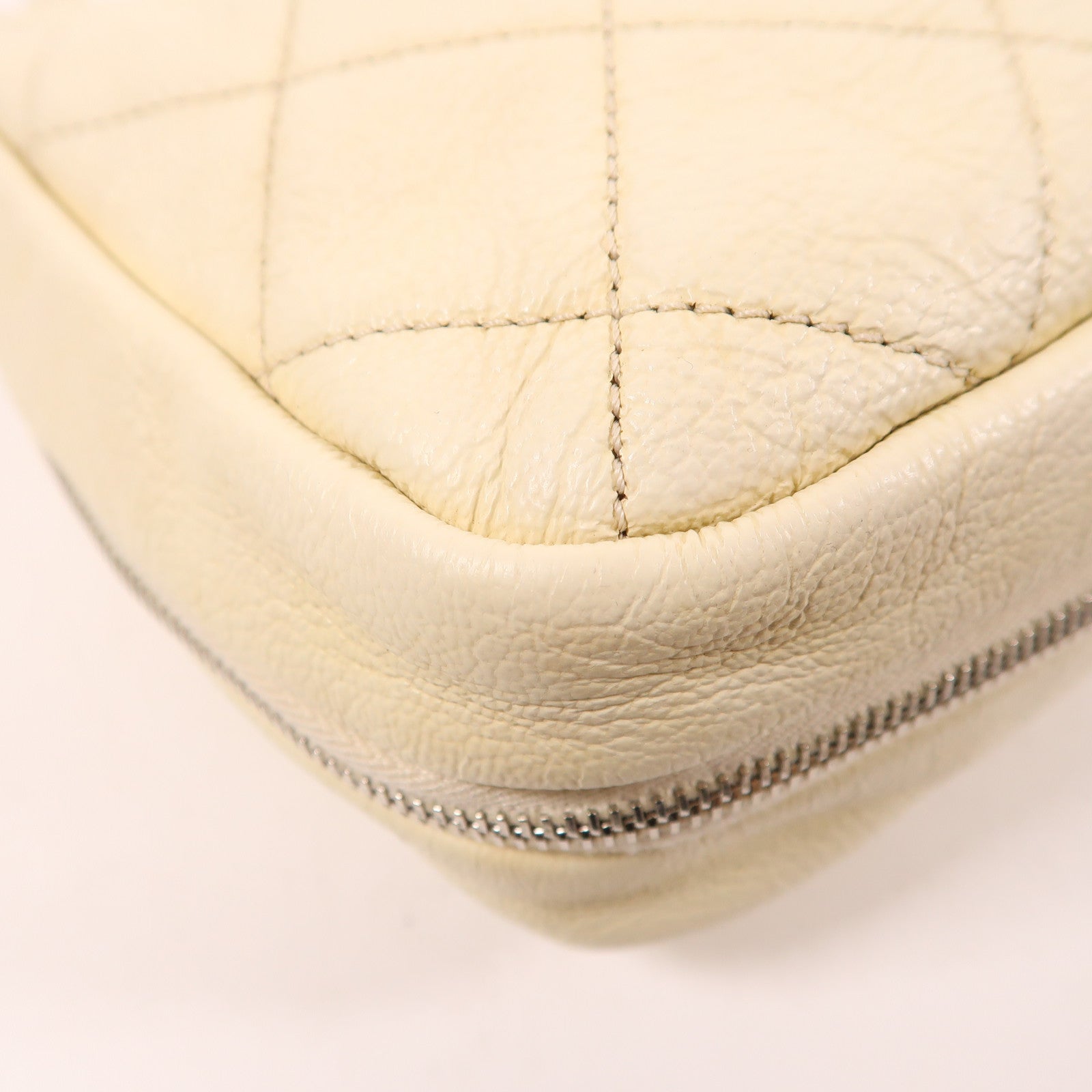 CHANEL 牛皮皮革Shoulder Bag銀扣肩背袋