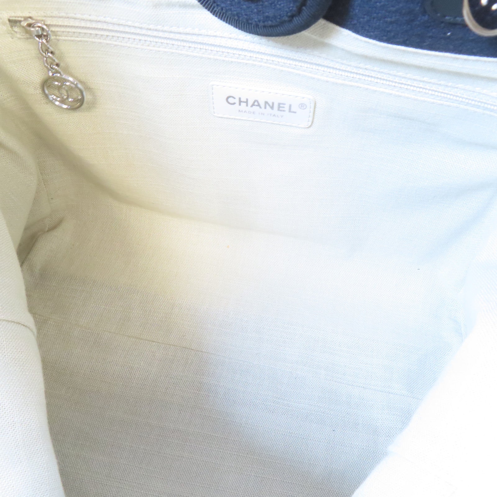 CHANEL 帆布Deauville Tote Medium銀扣手挽肩背兩用袋黑色