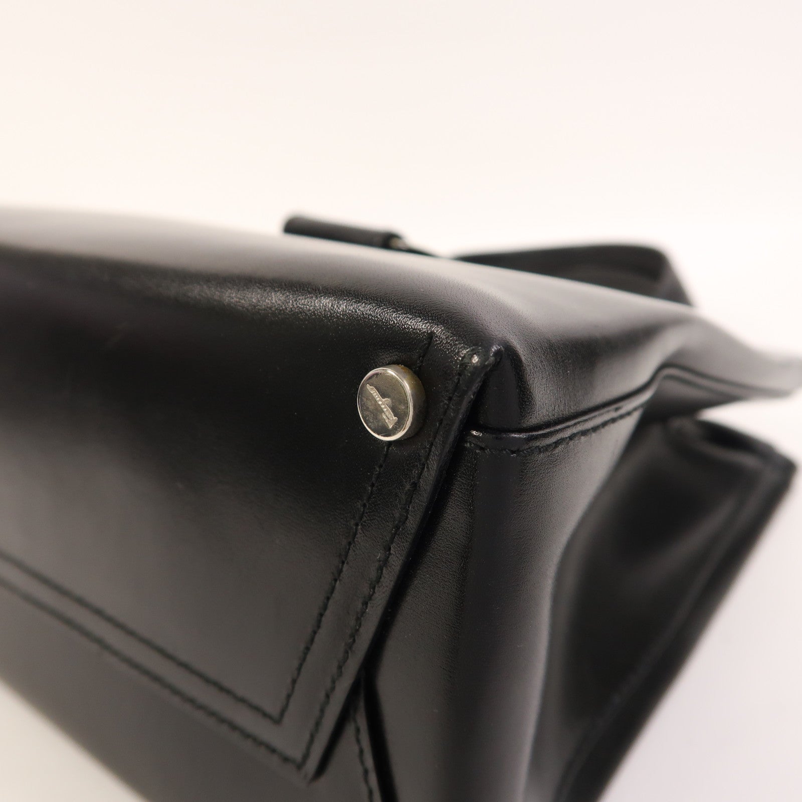 Salvatore Ferragamo 牛皮皮革2 Way Shoulder銀扣手挽肩背兩用袋