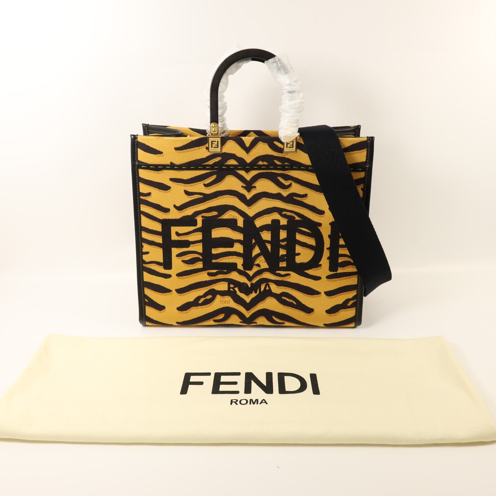 FENDI 帆布Sunshine Medium金扣手挽肩背兩用袋