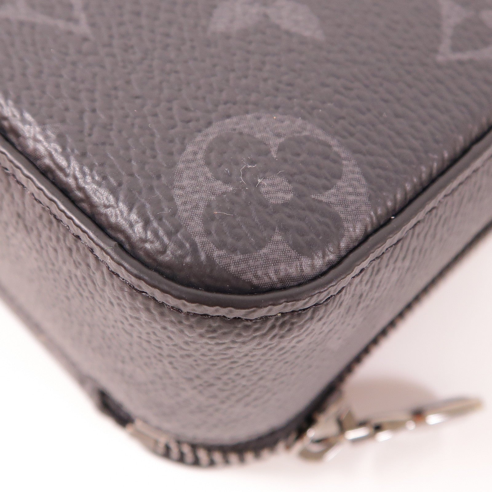 LOUIS VUITTON Monogram Eclipse Alpha銀扣肩背袋