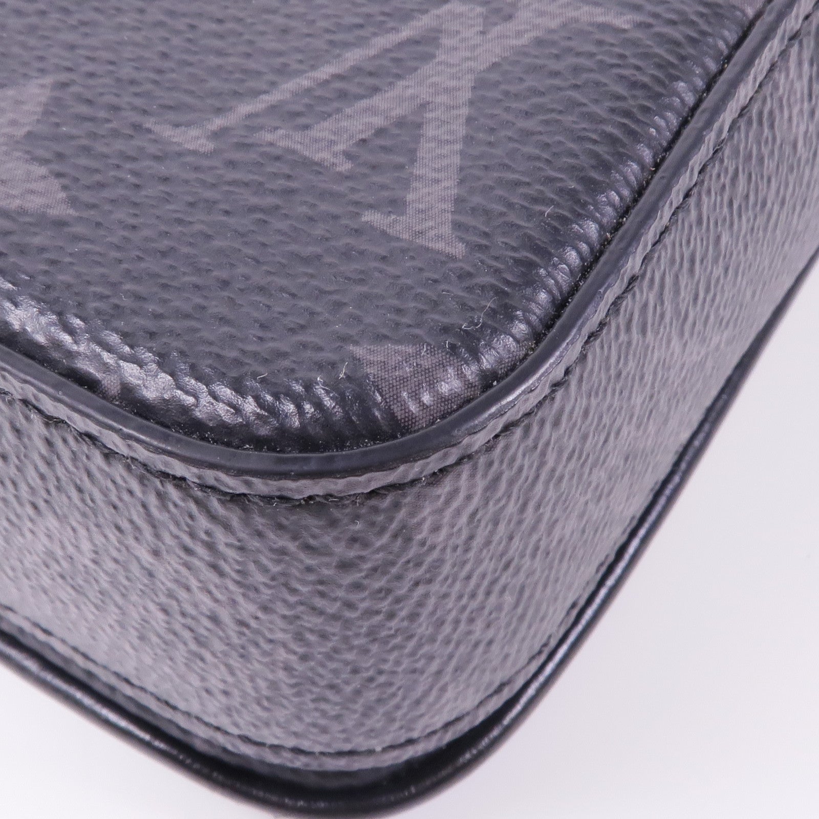 LOUIS VUITTON Monogram Eclipse S-Lock肩背袋