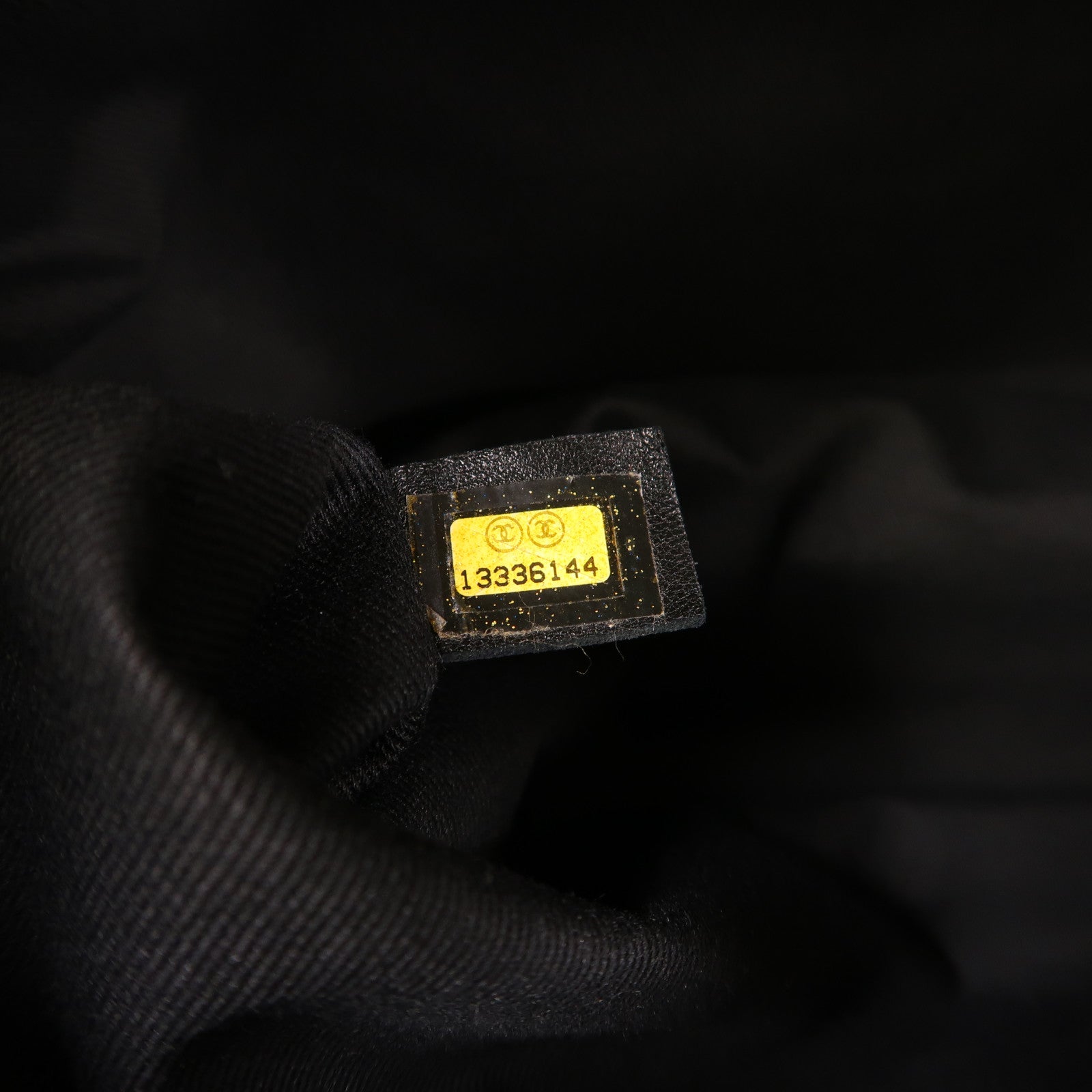 CHANEL 牛皮皮革Shoulder Bag銀扣肩背袋