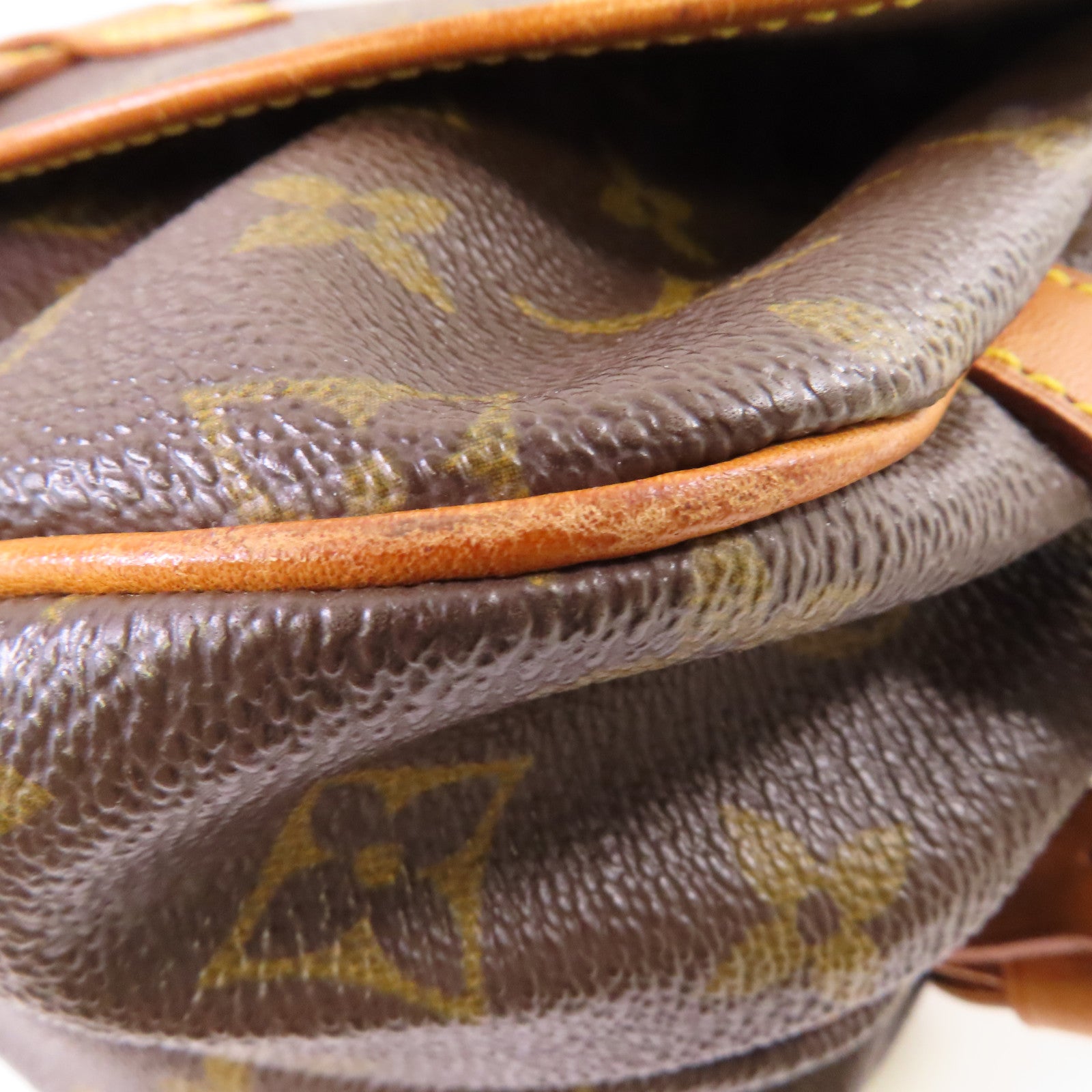LOUIS VUITTON Monogram Saumur 30 Shoulder Bag金扣肩背袋啡色