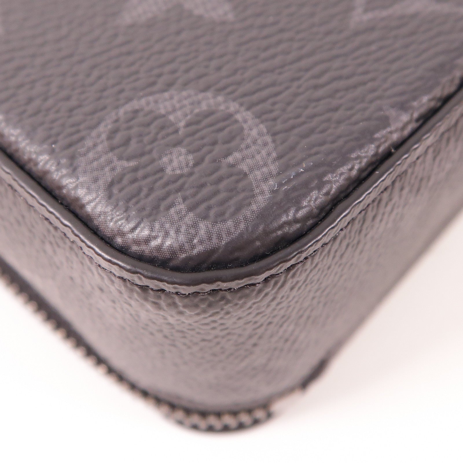 LOUIS VUITTON Monogram Eclipse Alpha銀扣肩背袋