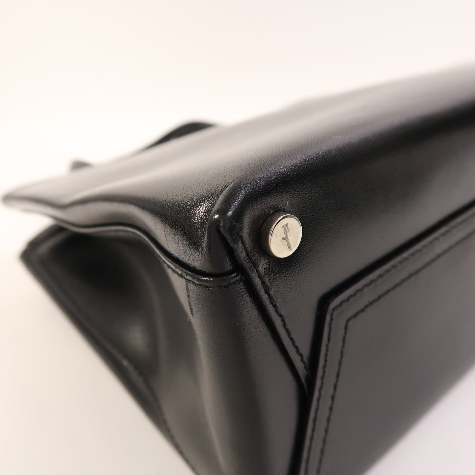 Salvatore Ferragamo 牛皮皮革2 Way Shoulder銀扣手挽肩背兩用袋