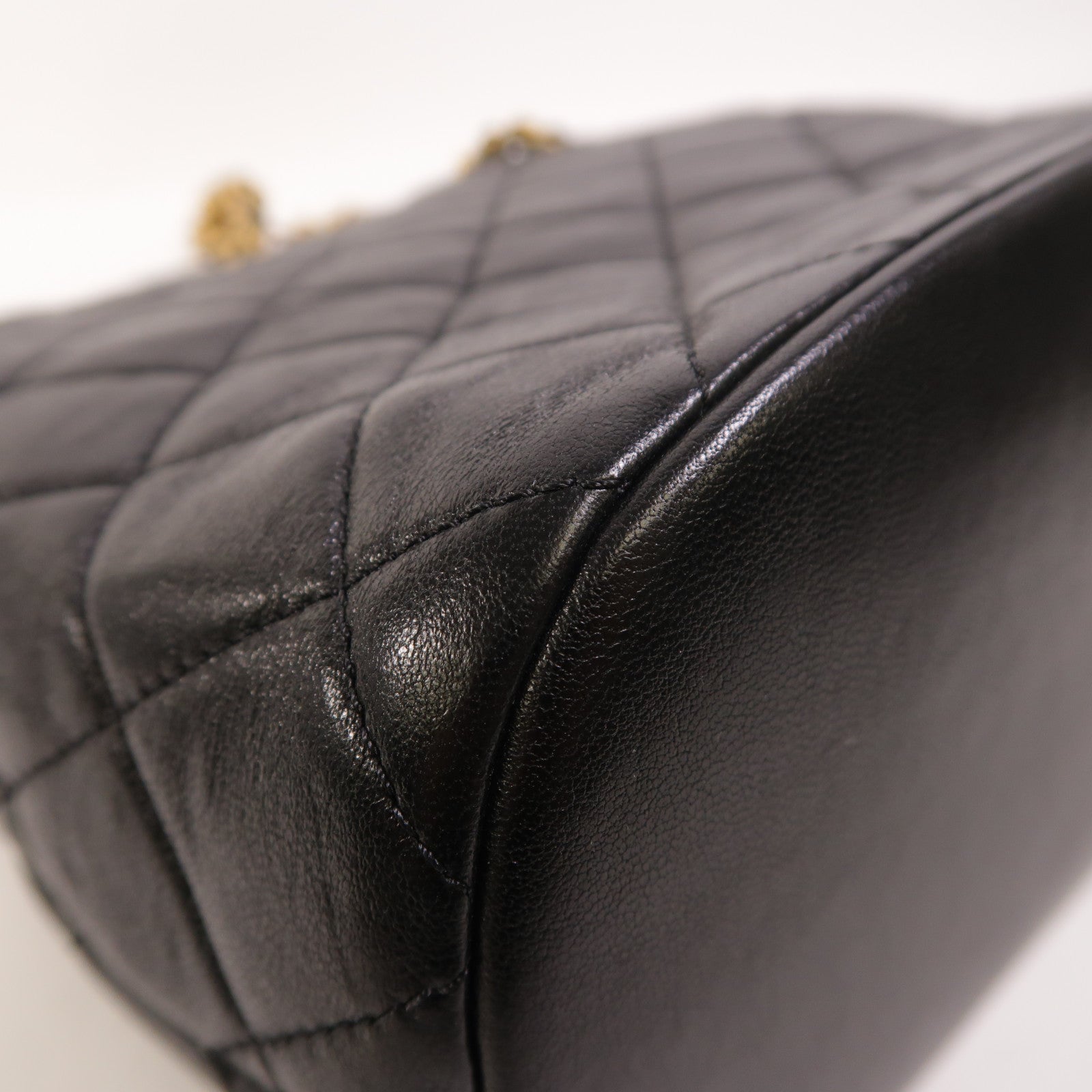 CHANEL 羊皮皮革Bucket Bag金扣鏈帶肩背袋