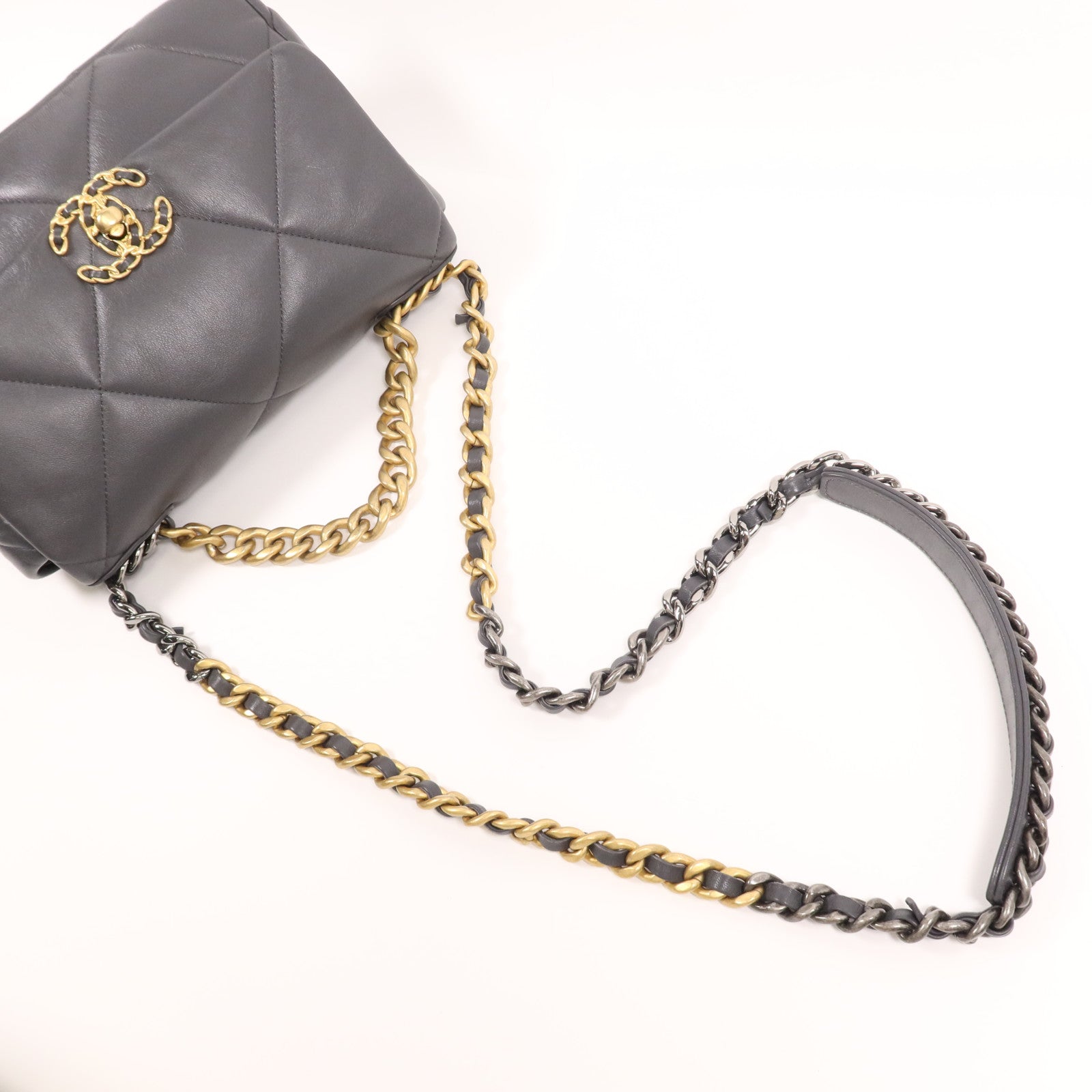 CHANEL 羊皮皮革C19 Small鏈帶肩背袋