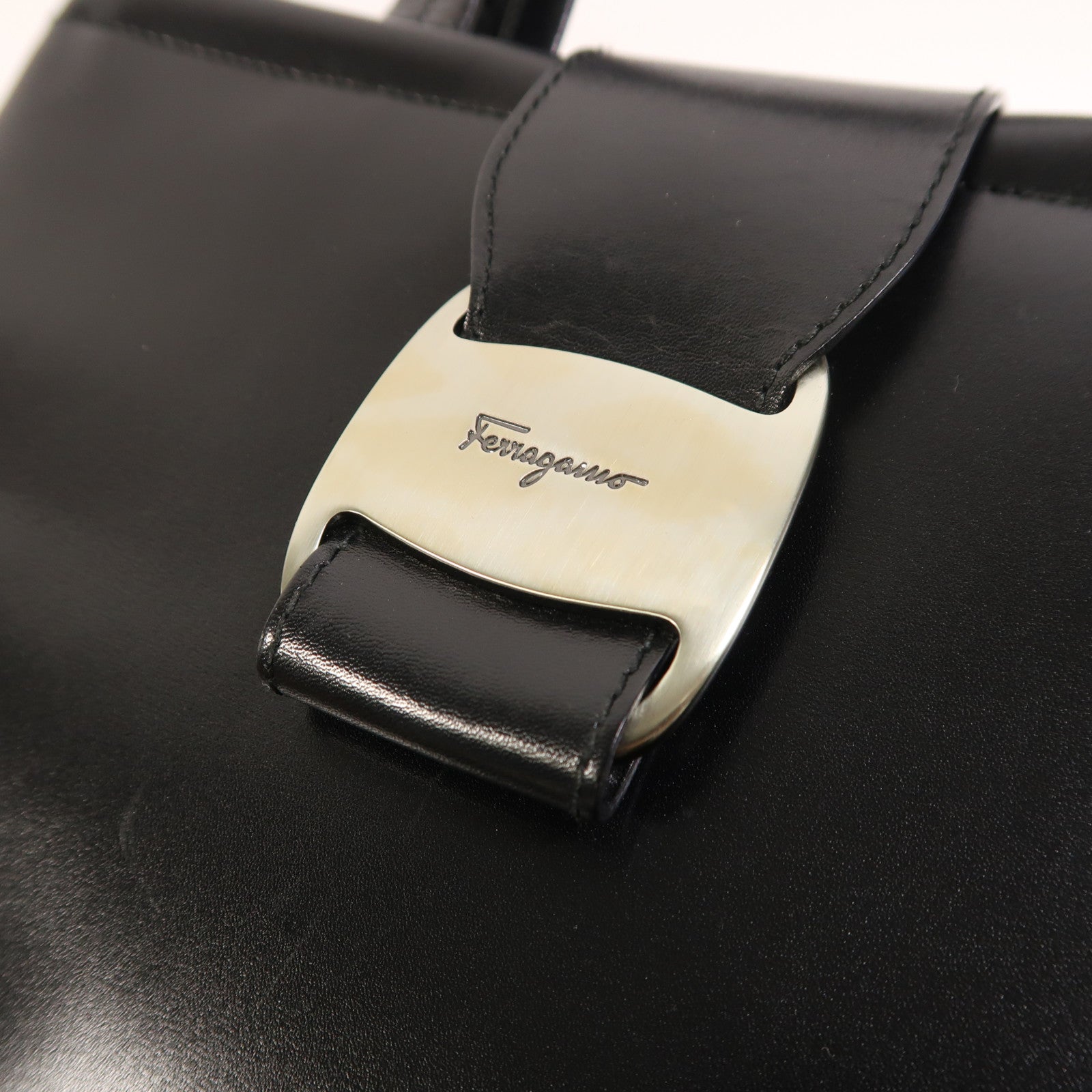 Salvatore Ferragamo 牛皮皮革2 Way Shoulder銀扣手挽肩背兩用袋