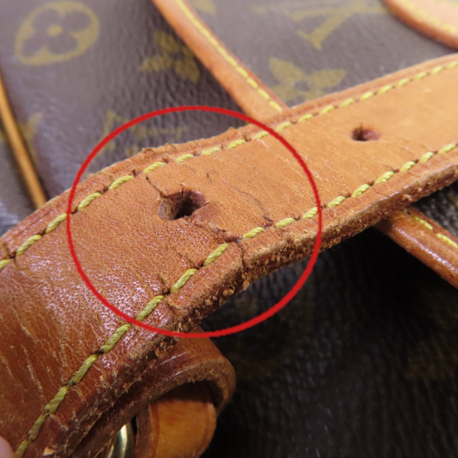 LOUIS VUITTON Monogram Saumur 30 Shoulder Bag金扣肩背袋啡色