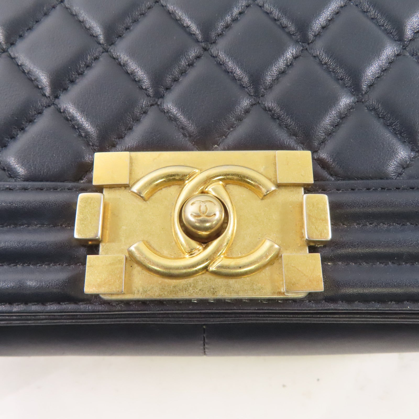 CHANEL 羊皮皮革Boy 25金扣鏈帶肩背袋深藍色