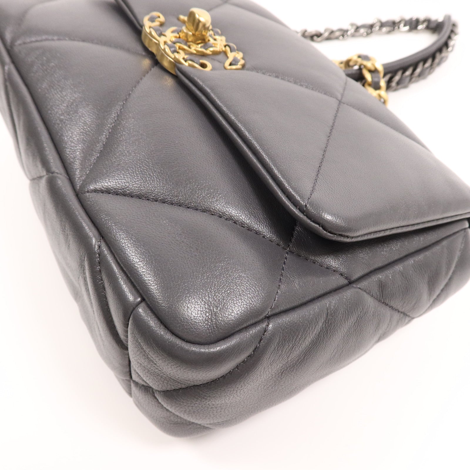 CHANEL 羊皮皮革C19 Small鏈帶肩背袋