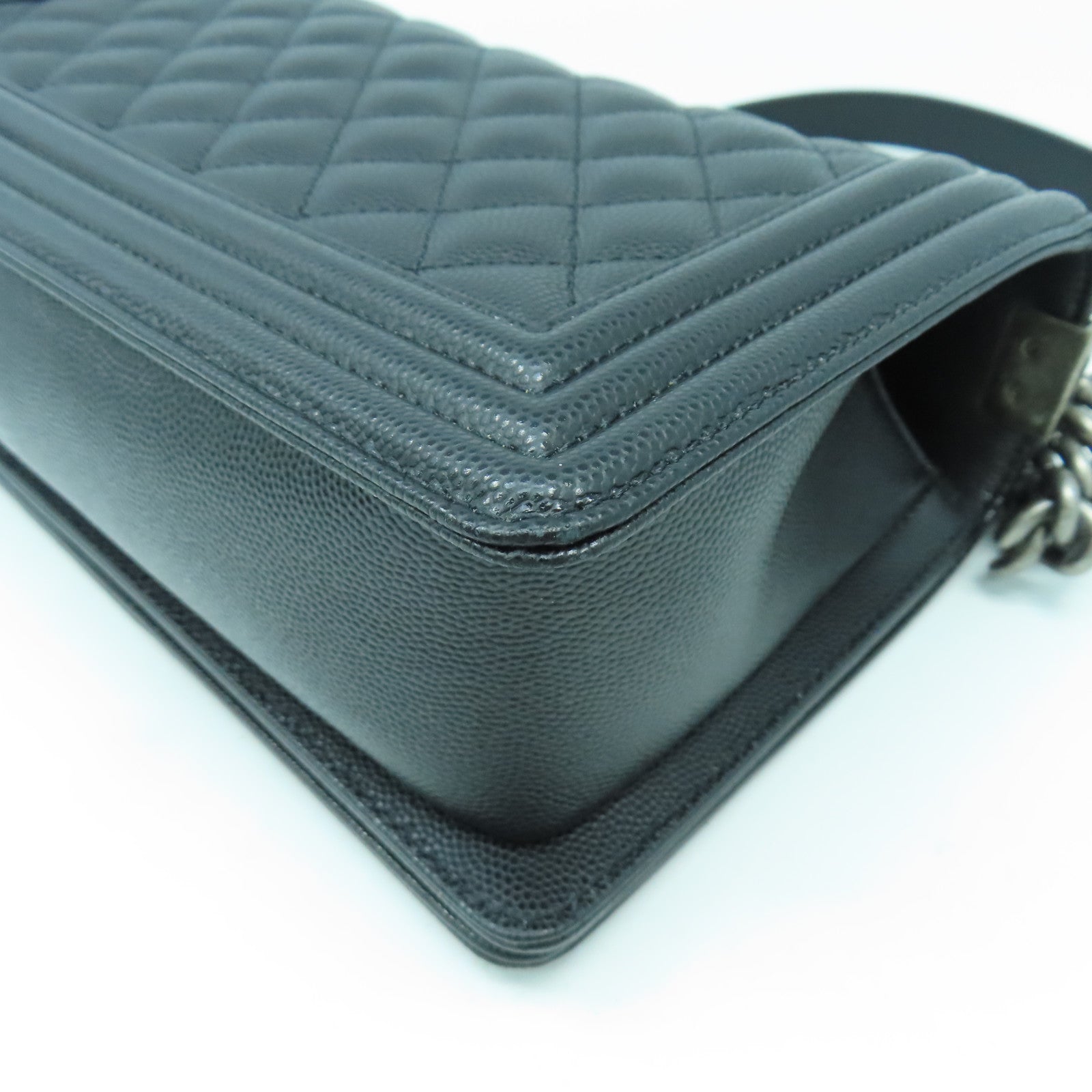CHANEL 菱格Caviar皮革Chanel Boy 25cm銀扣鏈帶肩背袋黑色