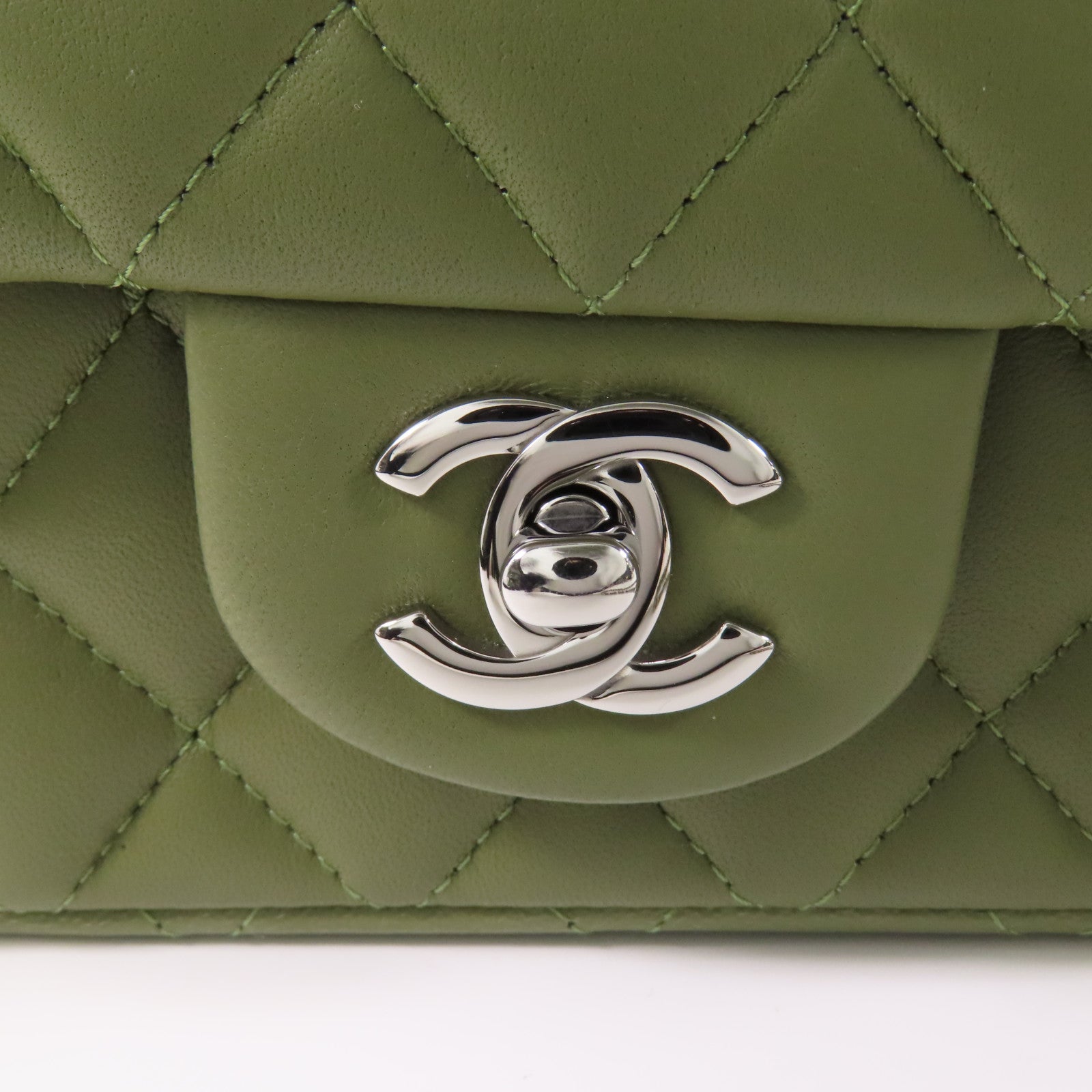 CHANEL 皮革Chain Shoulder銀扣鏈帶肩背袋