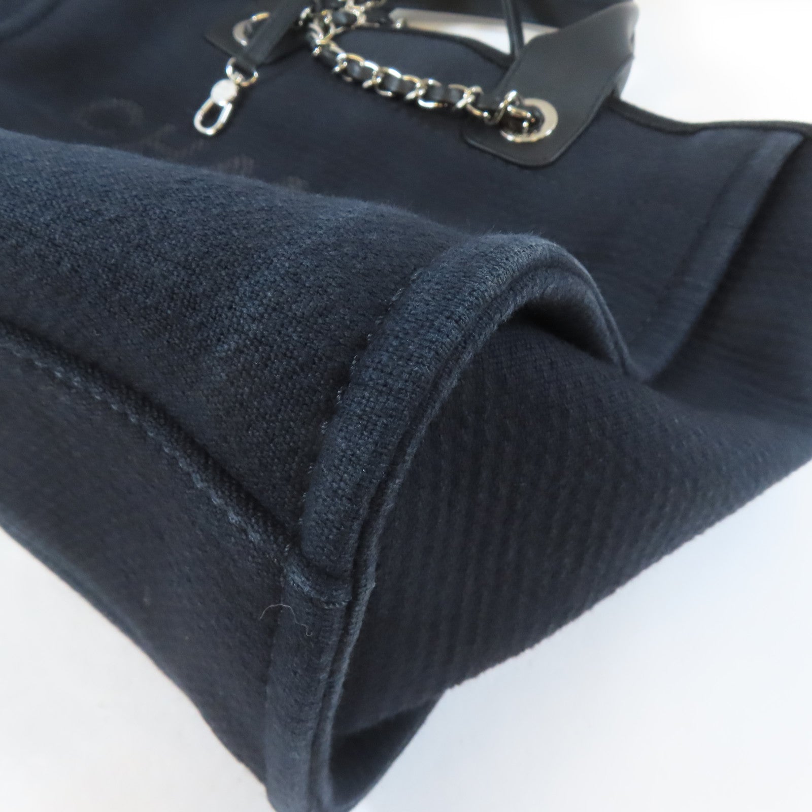 CHANEL 帆布Deauville Tote Medium銀扣手挽肩背兩用袋黑色