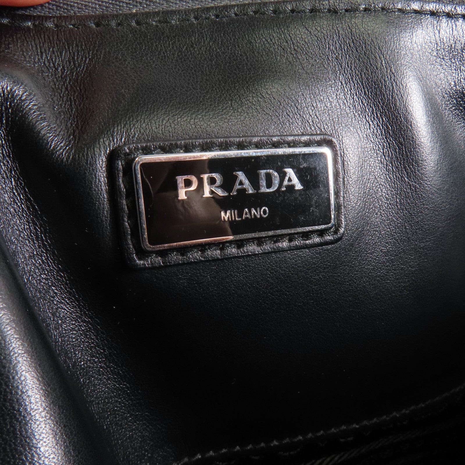 PRADA 牛皮皮革Briefcase銀扣公事包