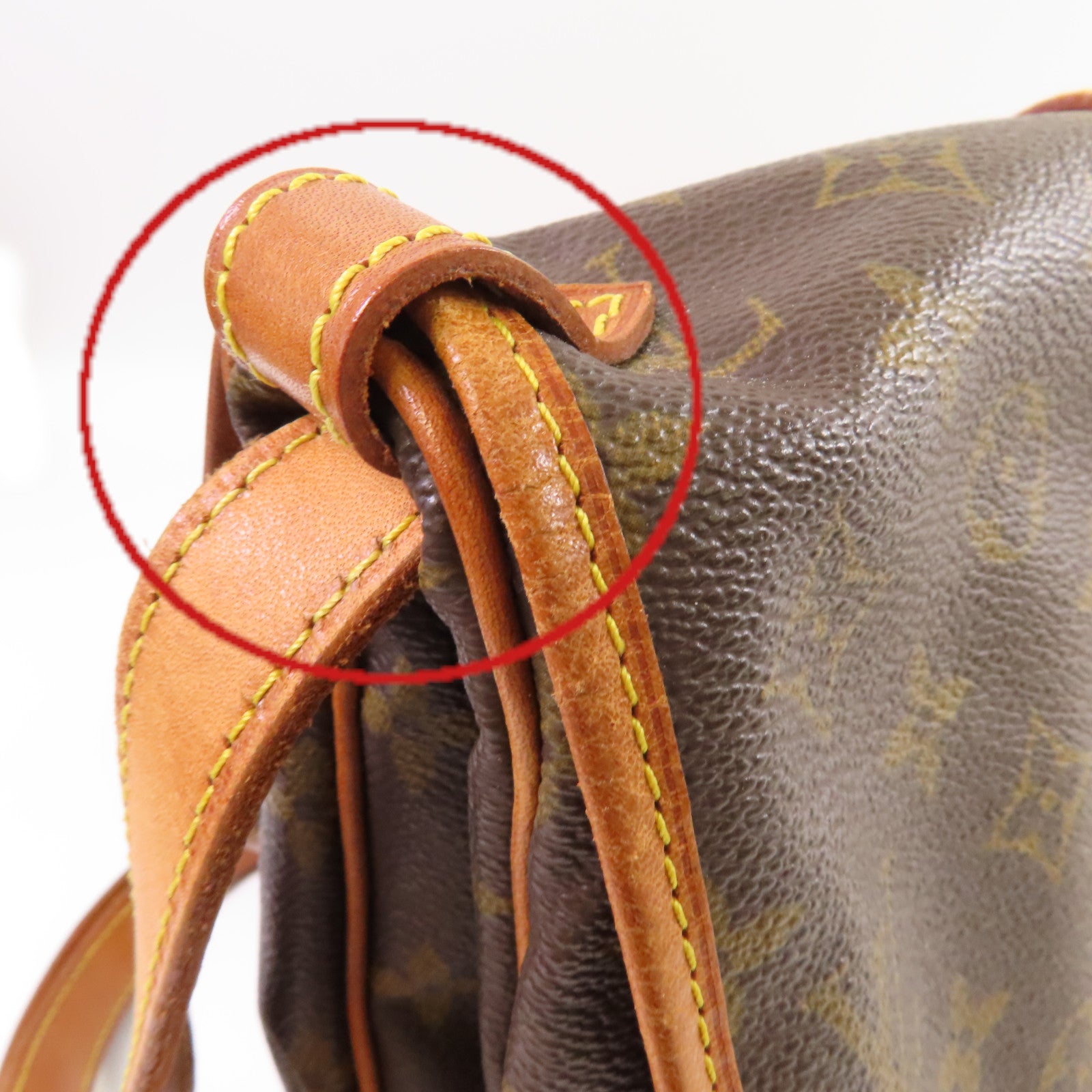 LOUIS VUITTON Monogram Saumur 30 Shoulder Bag金扣肩背袋啡色
