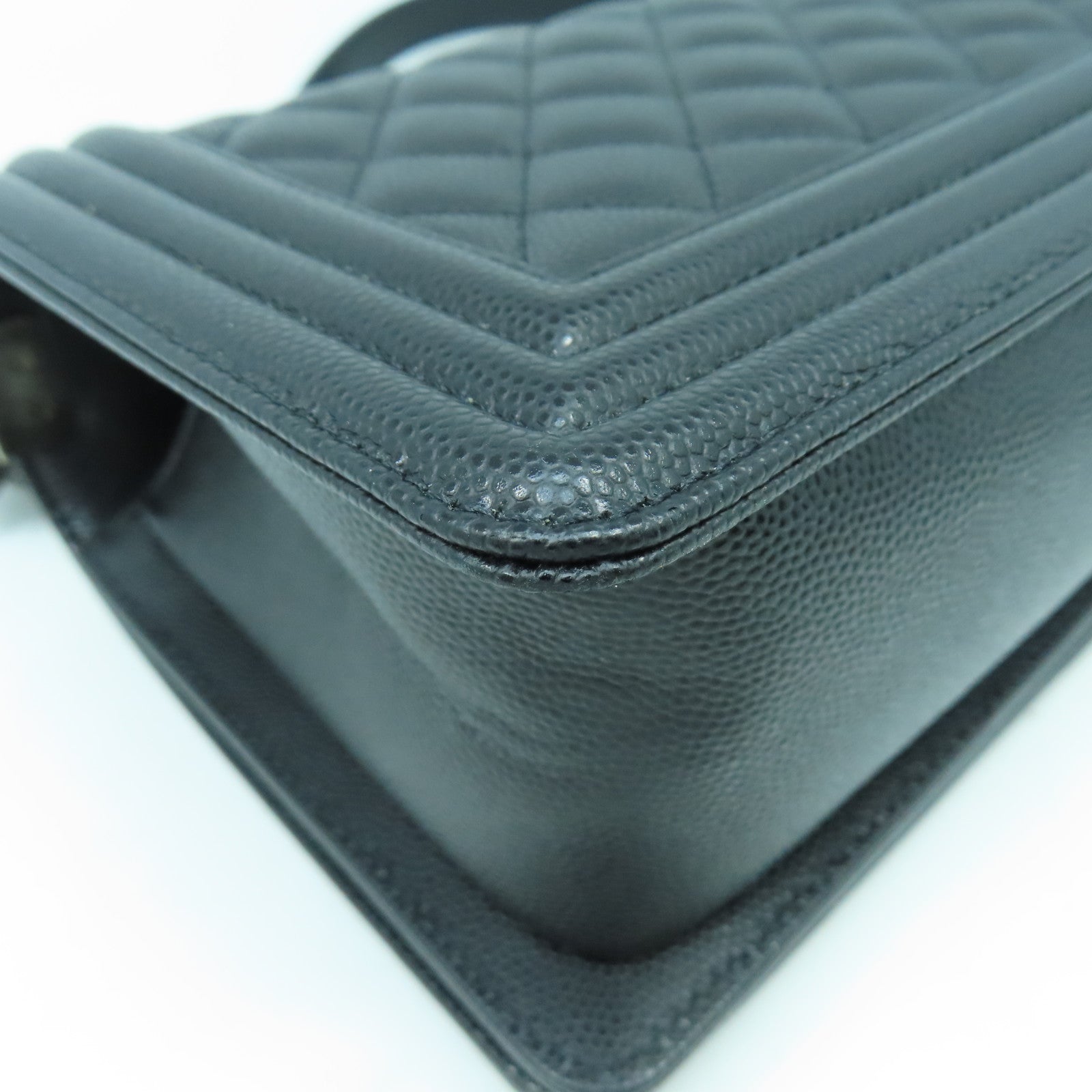 CHANEL 菱格Caviar皮革Chanel Boy 25cm銀扣鏈帶肩背袋黑色
