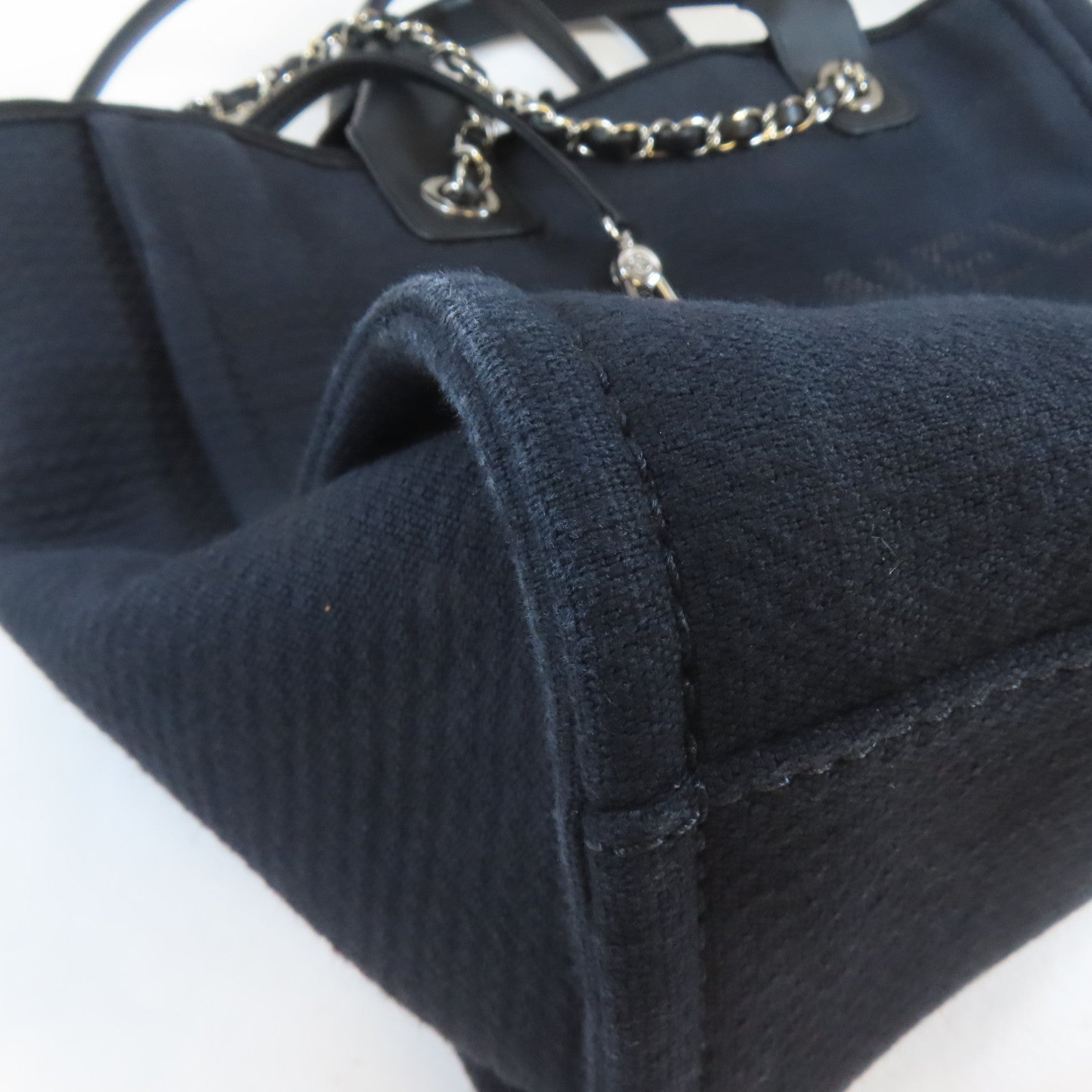 CHANEL 帆布Deauville Tote Medium銀扣手挽肩背兩用袋黑色