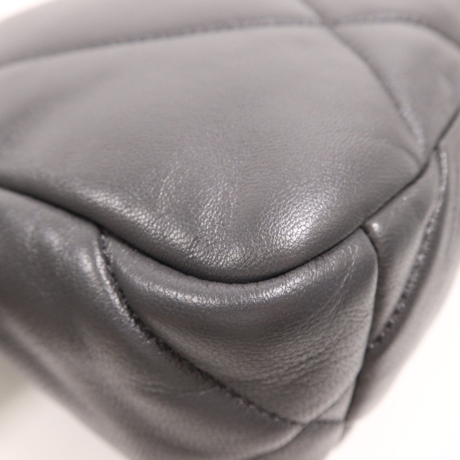 CHANEL 羊皮皮革C19 Small鏈帶肩背袋