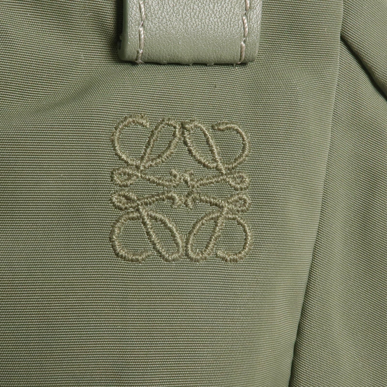 LOEWE 尼龍Hammock Reversible銀扣手挽肩背兩用袋