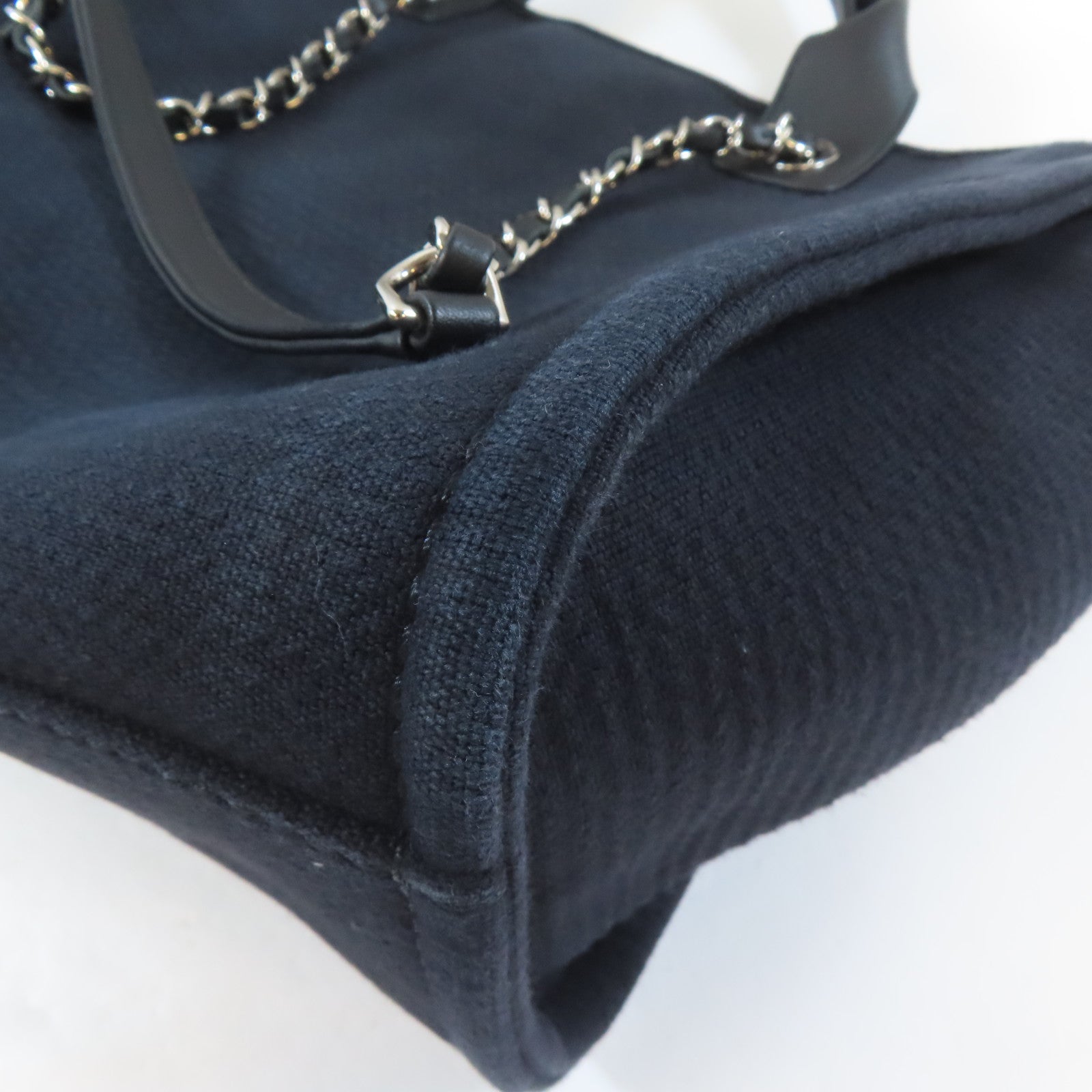 CHANEL 帆布Deauville Tote Medium銀扣手挽肩背兩用袋黑色