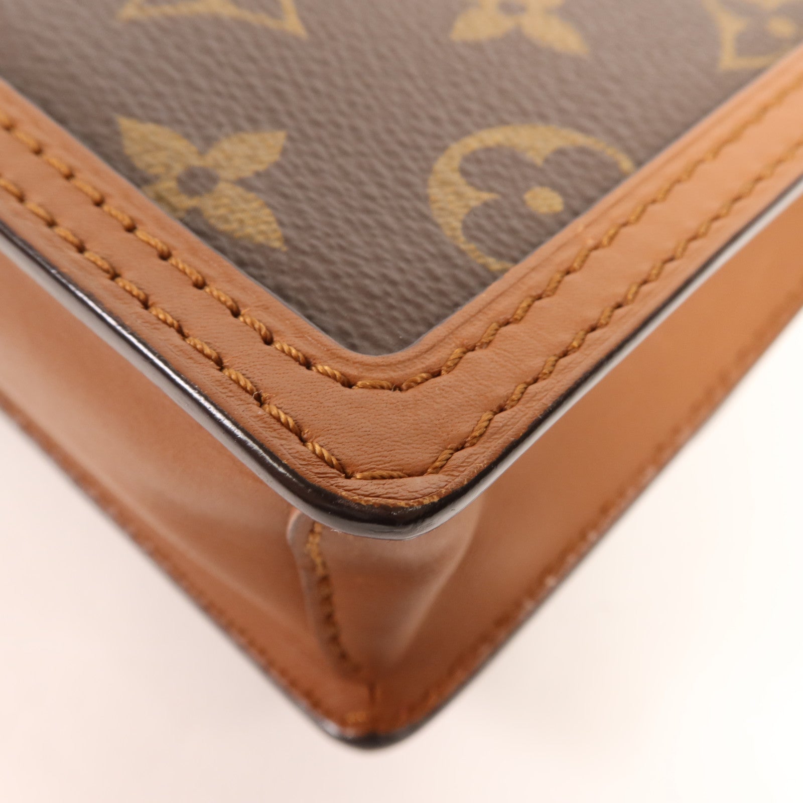 LOUIS VUITTON Monogram Reverse Dauphine金扣肩背袋