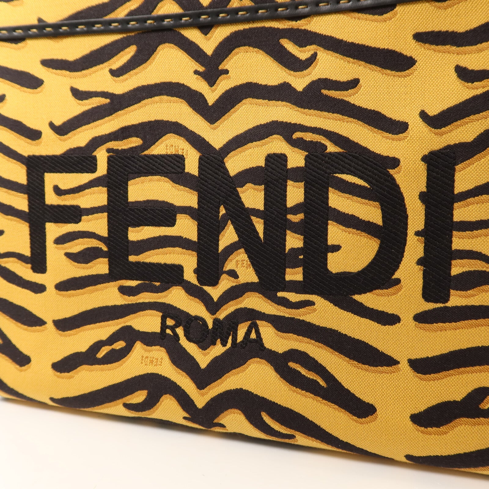 FENDI 帆布Sunshine Medium金扣手挽肩背兩用袋
