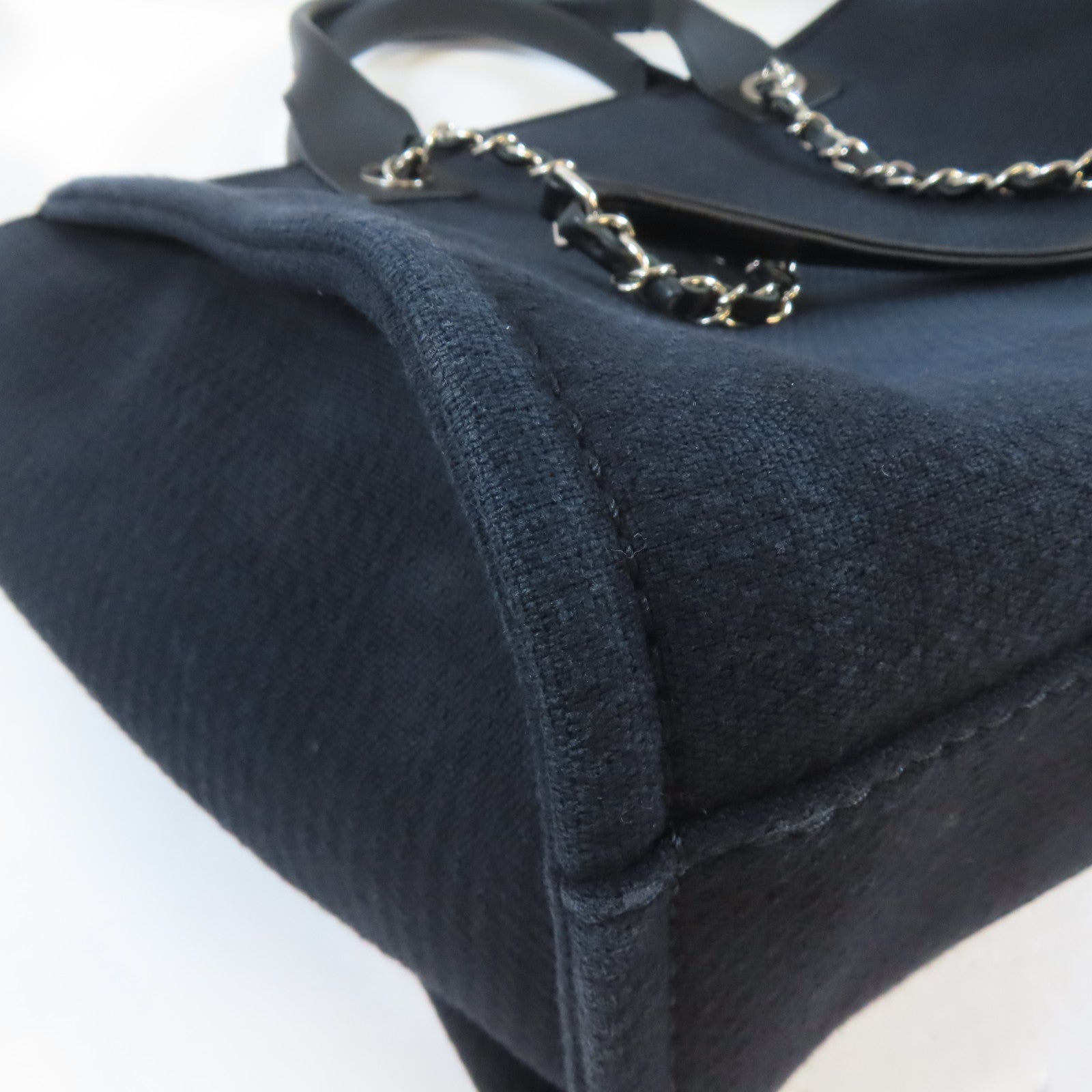 CHANEL 帆布Deauville Tote Medium銀扣手挽肩背兩用袋黑色