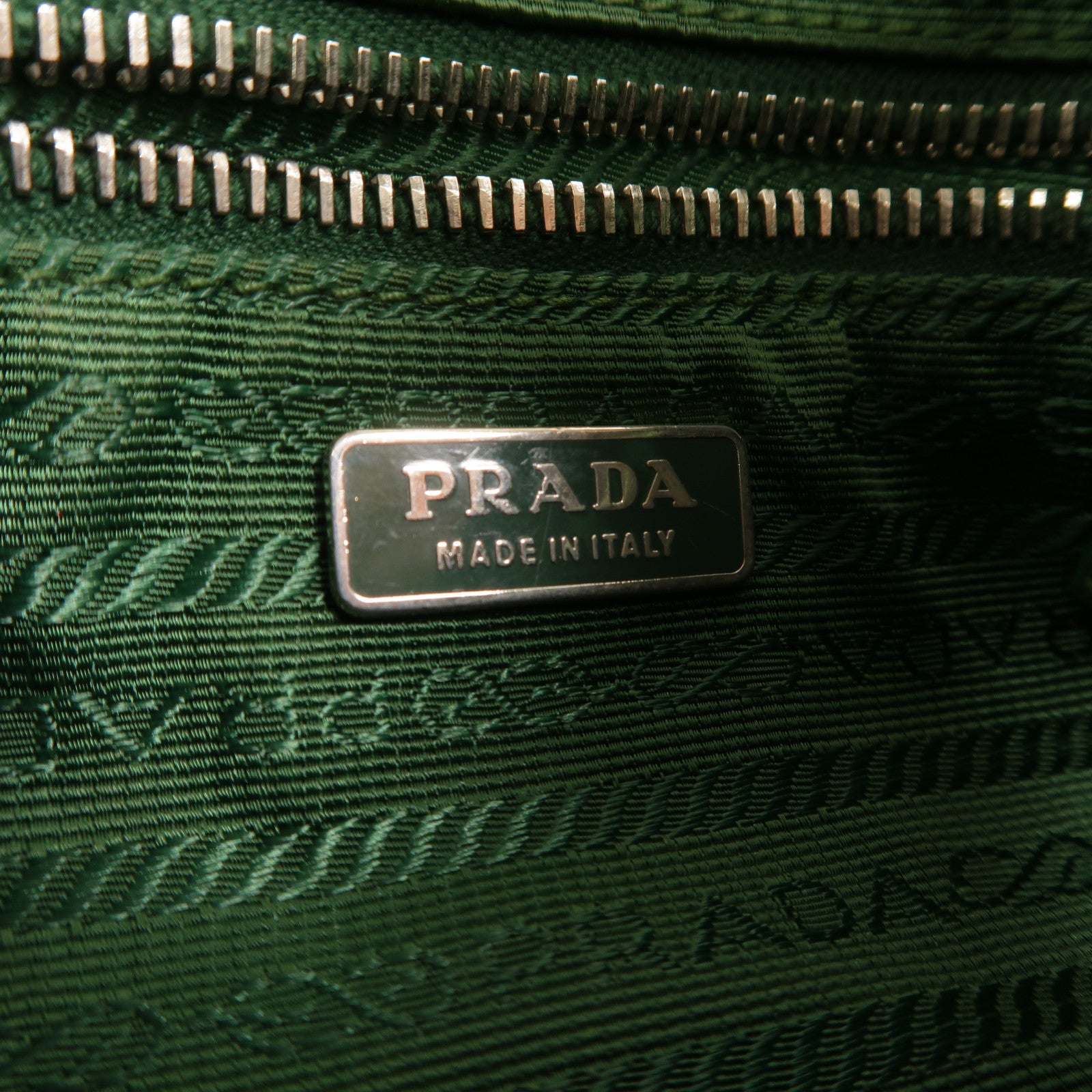 PRADA 尼龍Mini Re-Edition 2005手挽袋