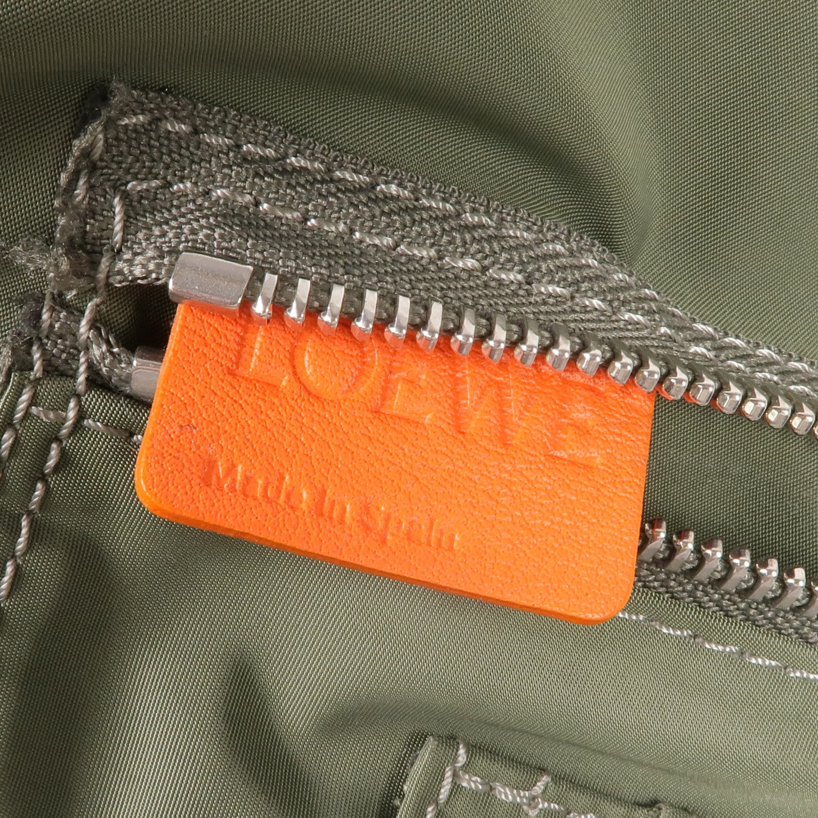 LOEWE 尼龍Hammock Reversible銀扣手挽肩背兩用袋