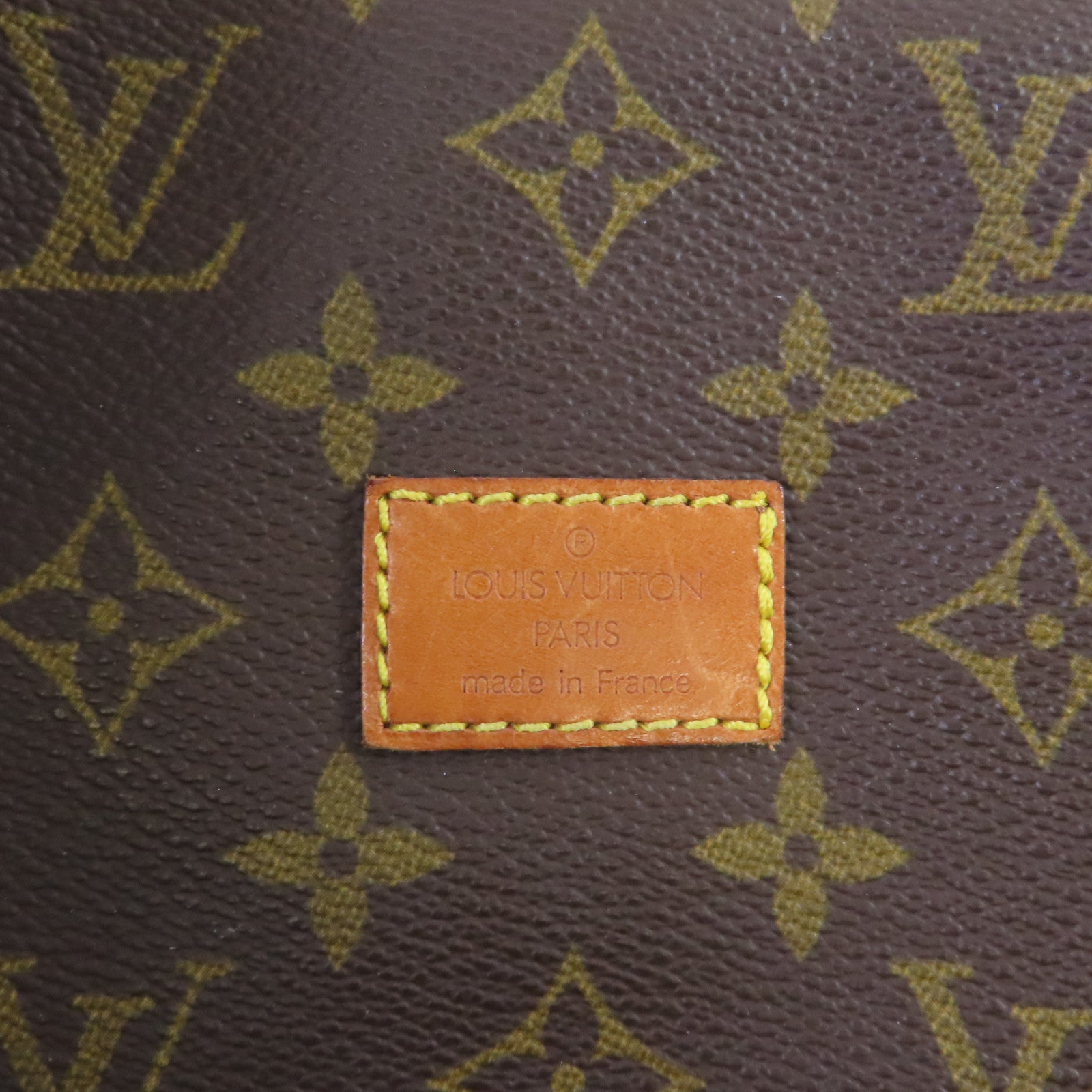 LOUIS VUITTON Monogram Saumur 30 Shoulder Bag金扣肩背袋啡色