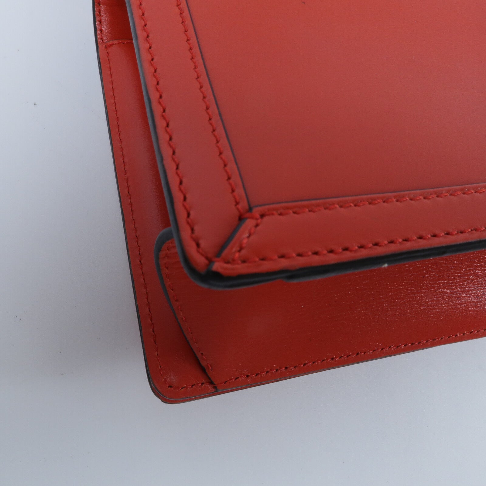LOEWE 牛皮皮革Barcelona肩背袋
