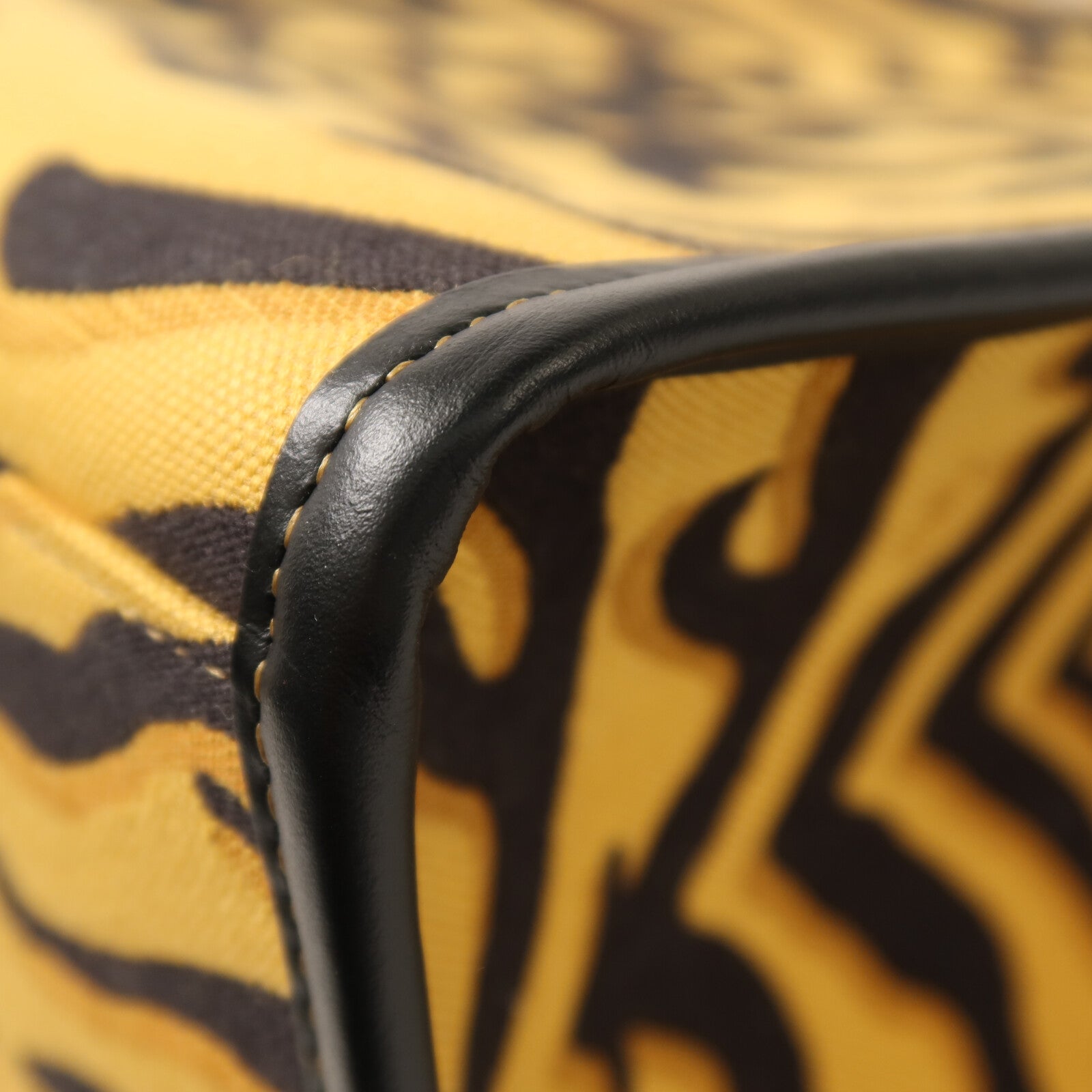FENDI 帆布Sunshine Medium金扣手挽肩背兩用袋