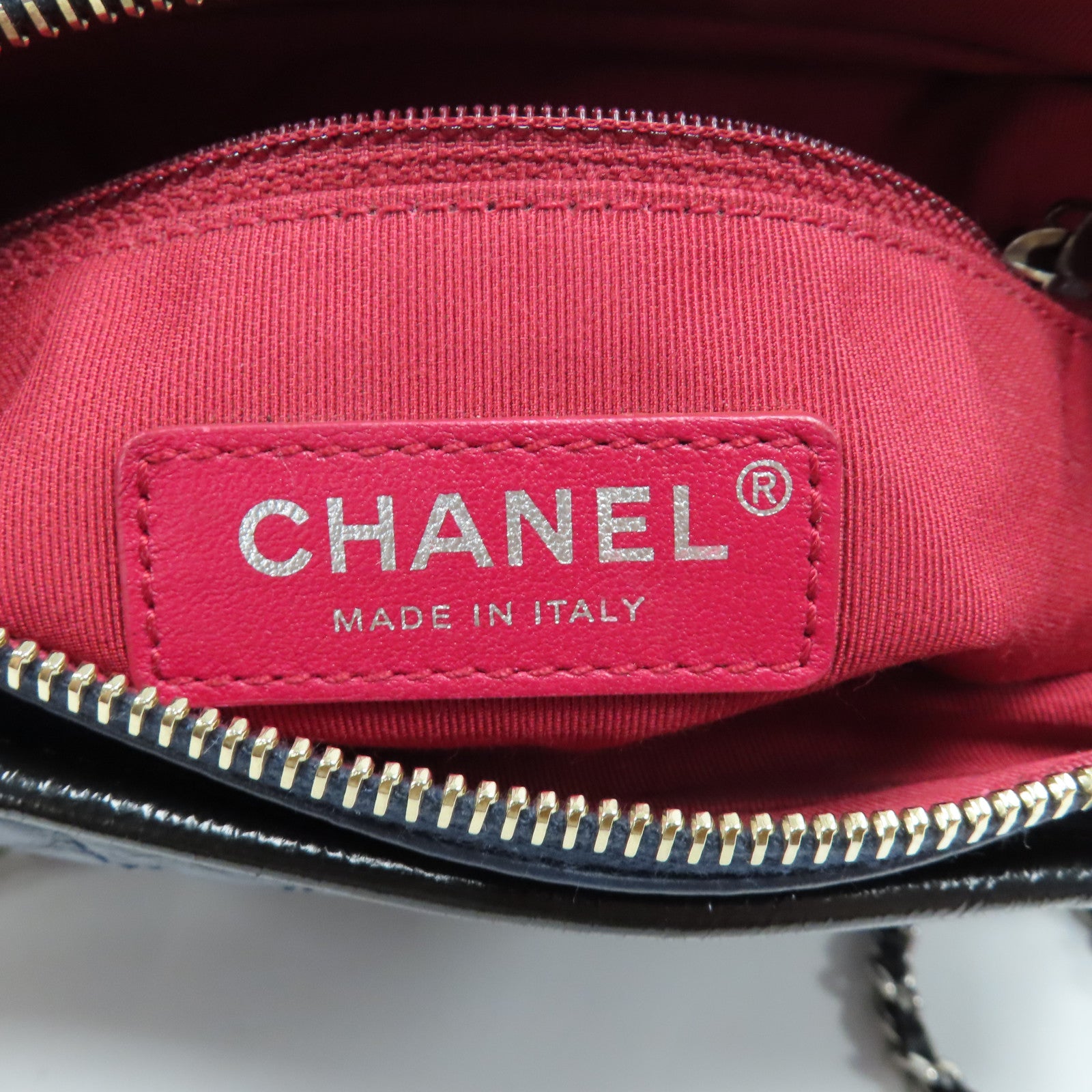 CHANEL 菱格牛皮皮革Gabrielle鏈帶肩背袋深藍色
