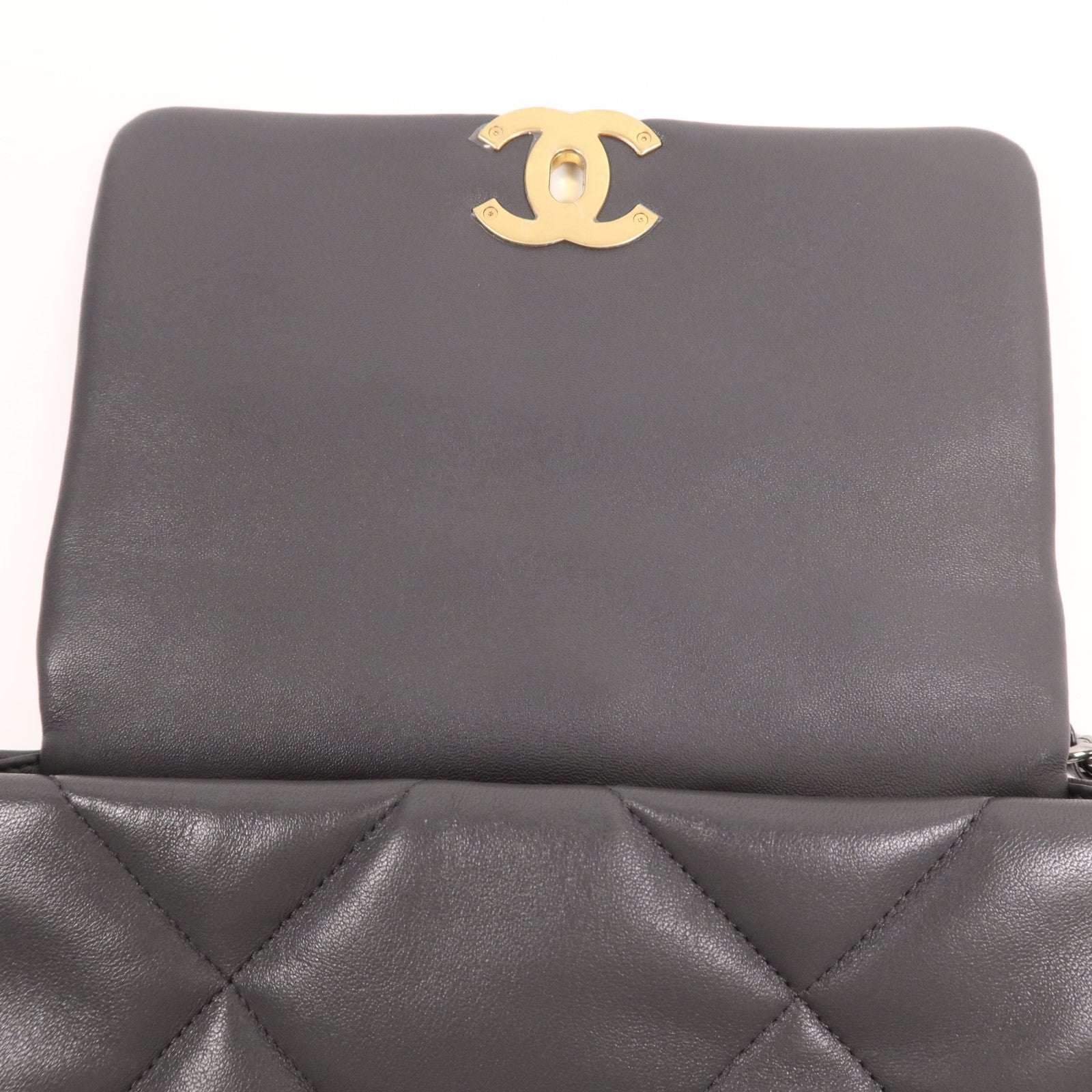 CHANEL 羊皮皮革C19 Small鏈帶肩背袋