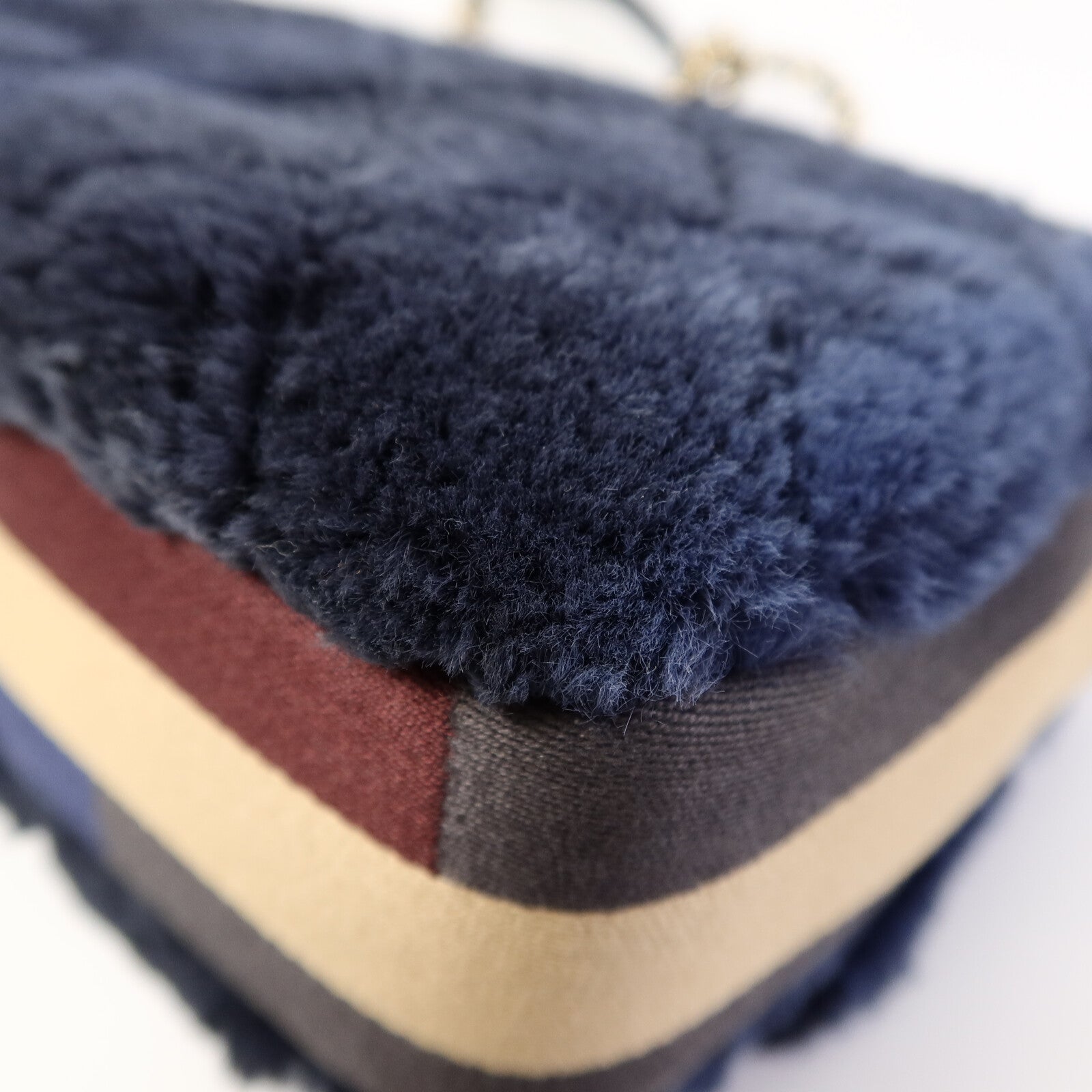 CHANEL 兔毛Flap Bag Medium鏈帶手挽肩背兩用袋