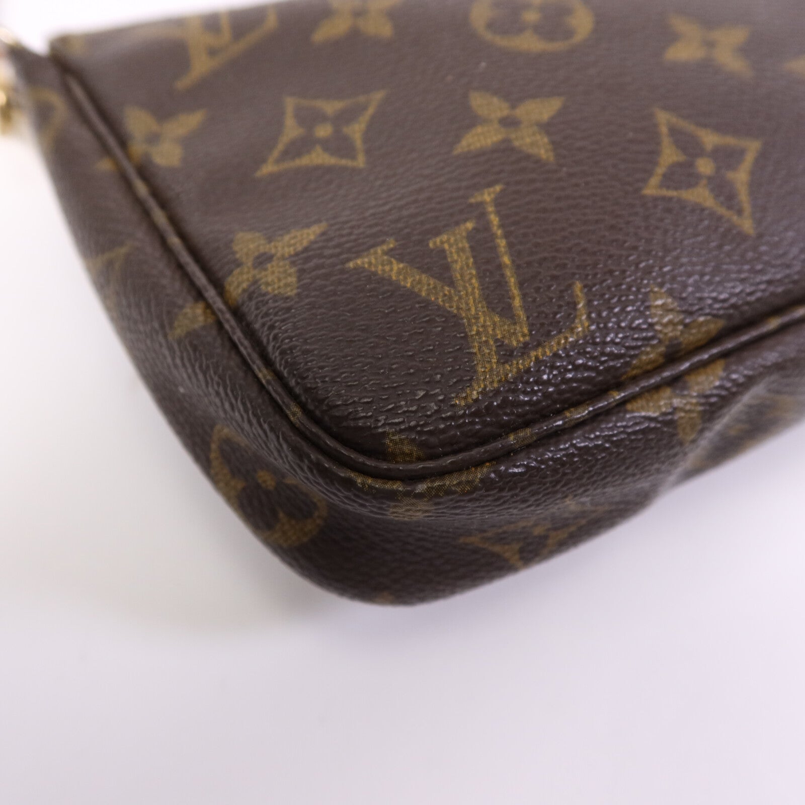 LOUIS VUITTON Monogram Pochette Accessoires金扣手挽袋