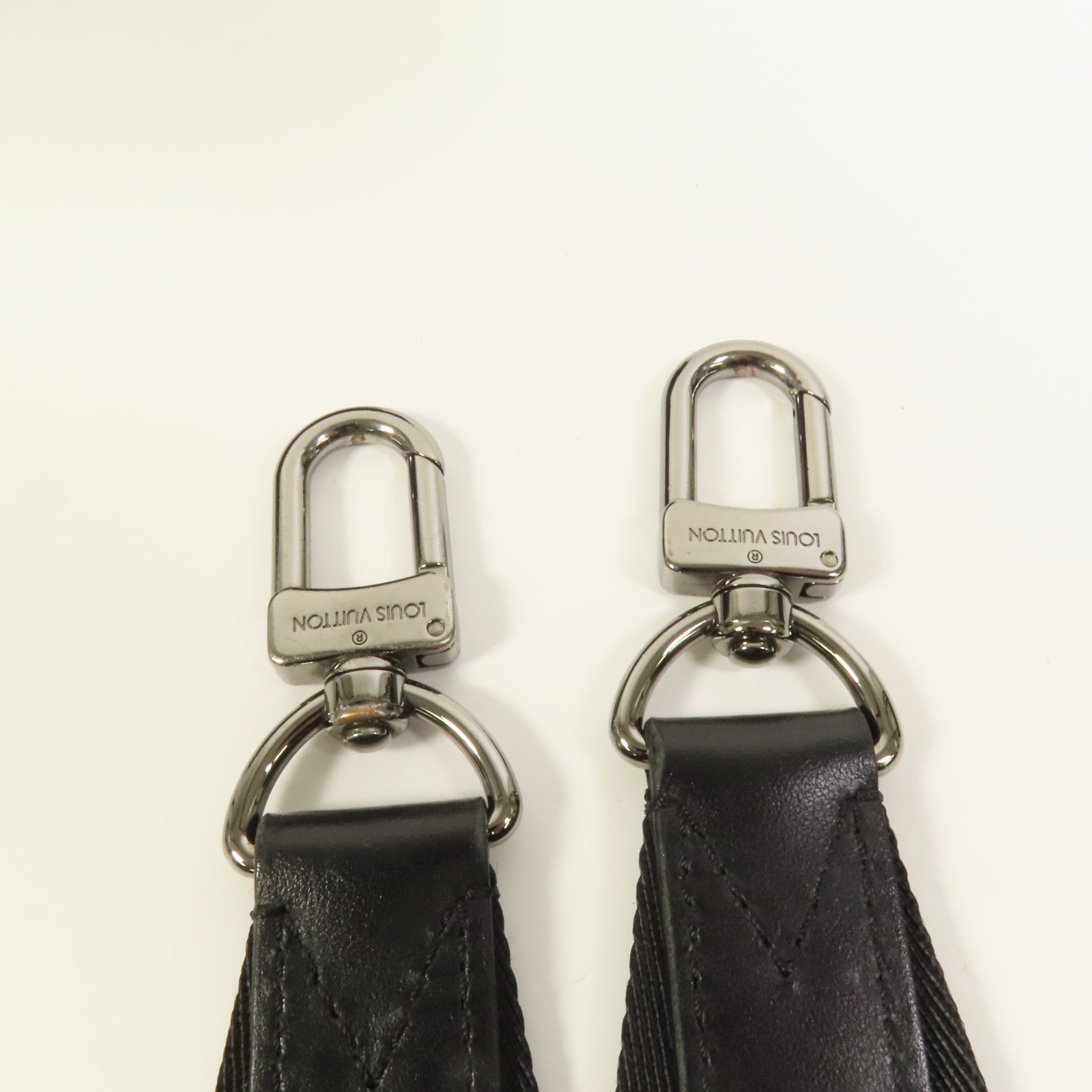 LOUIS VUITTON Monogram Eclipse Keepall Bandouliere 25手挽肩背兩用袋