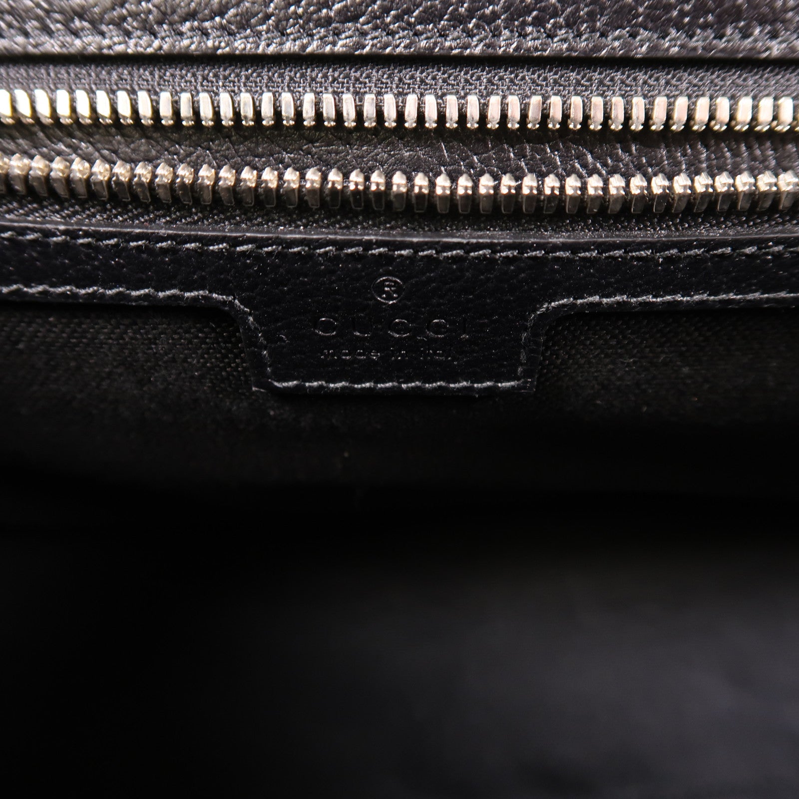 GUCCI 塗層帆布/牛皮皮革Medium GG Crossbody Bag銀扣肩背袋