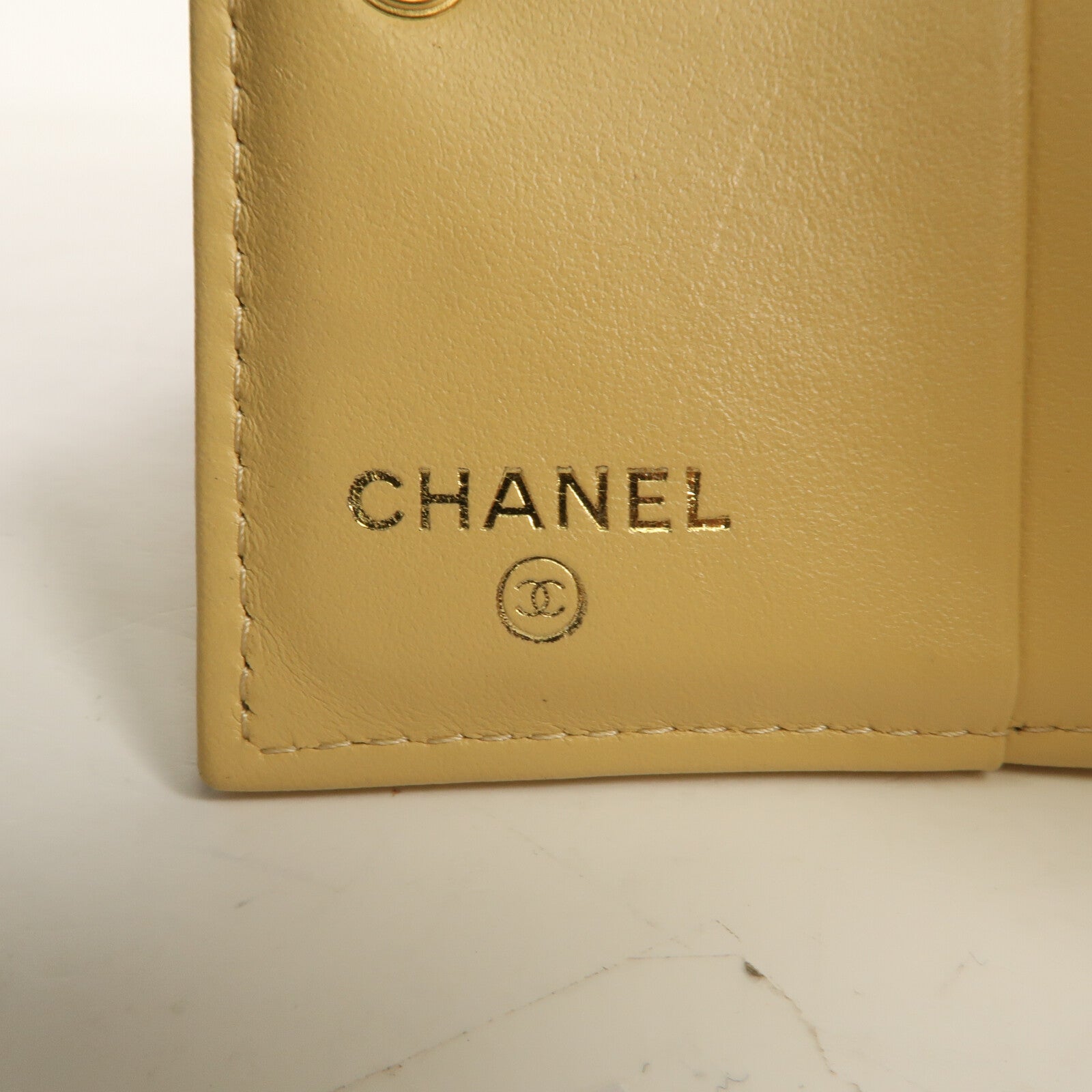 CHANEL 牛皮皮革Wallet金扣錢包