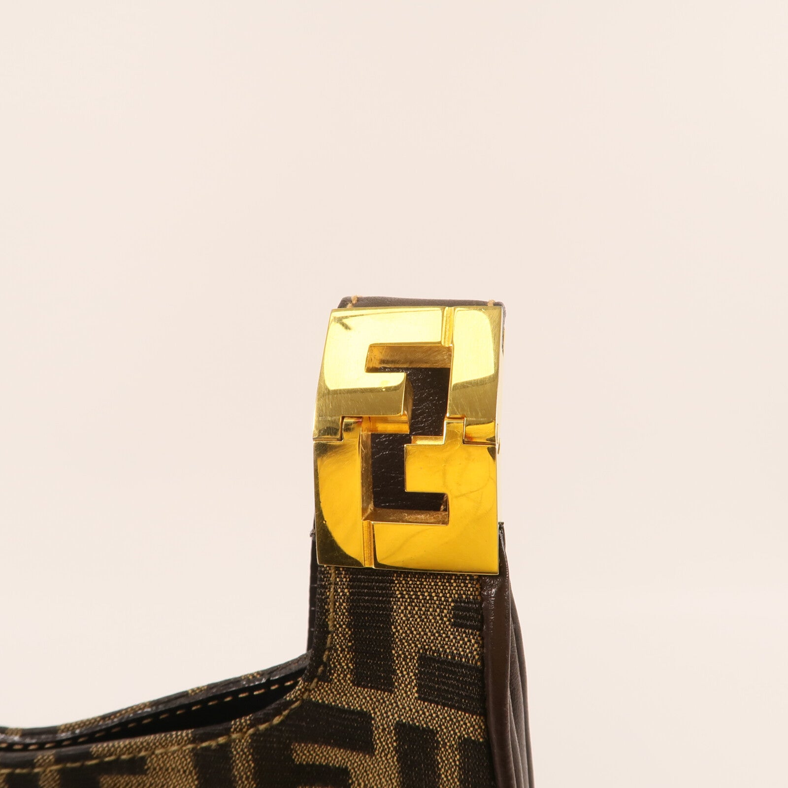 FENDI 帆布Zucca Hobo Bag金扣肩背袋