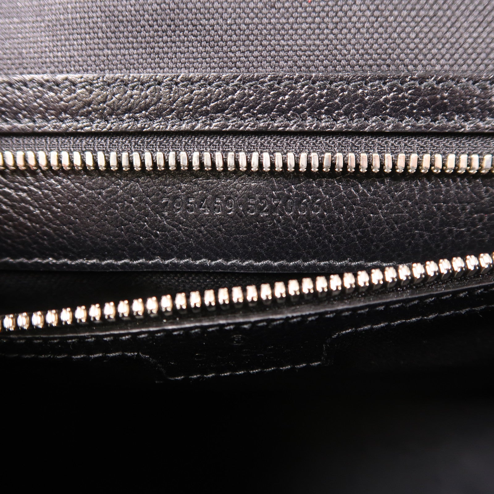 GUCCI 塗層帆布/牛皮皮革Medium GG Crossbody Bag銀扣肩背袋