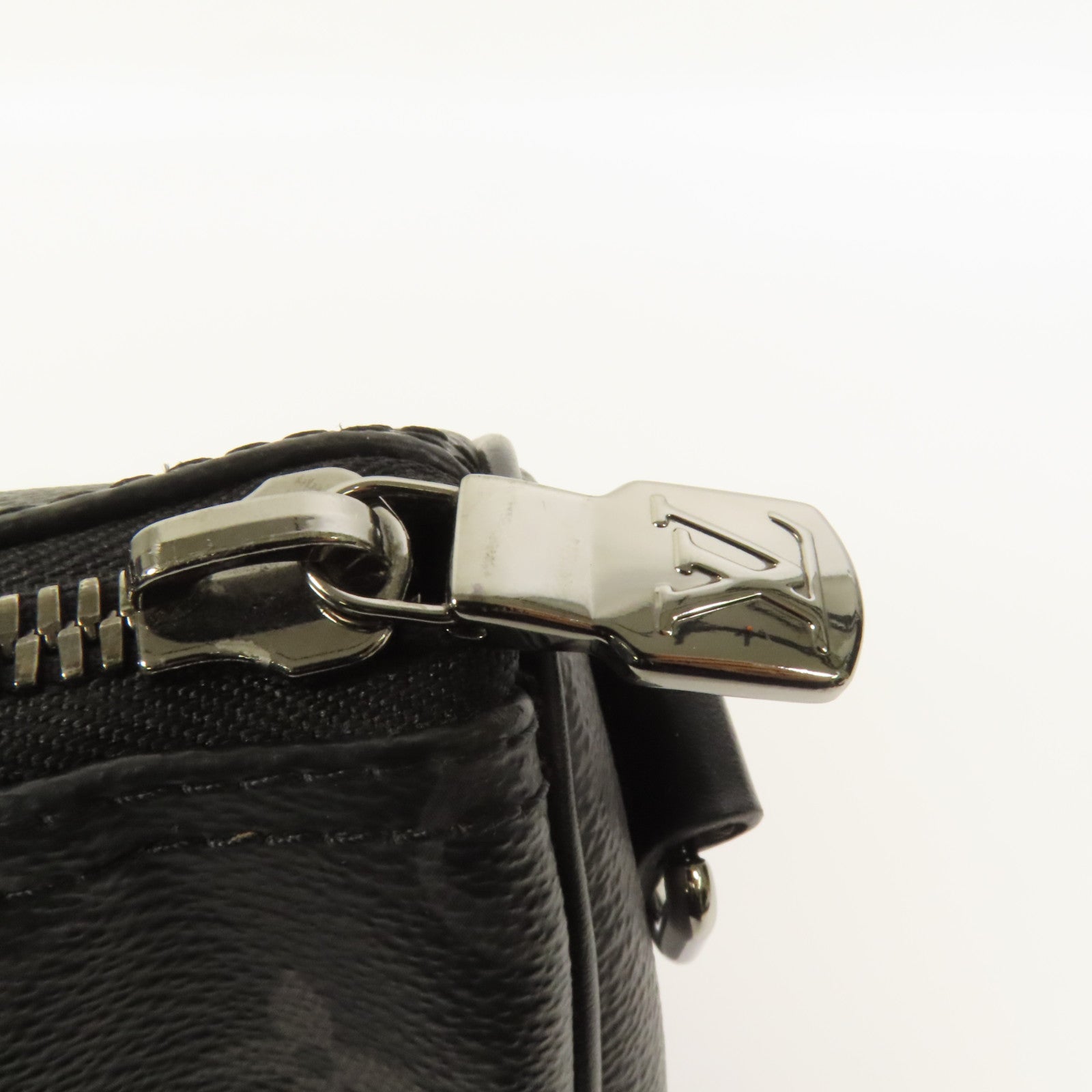 LOUIS VUITTON Monogram Eclipse Keepall Bandouliere 25手挽肩背兩用袋