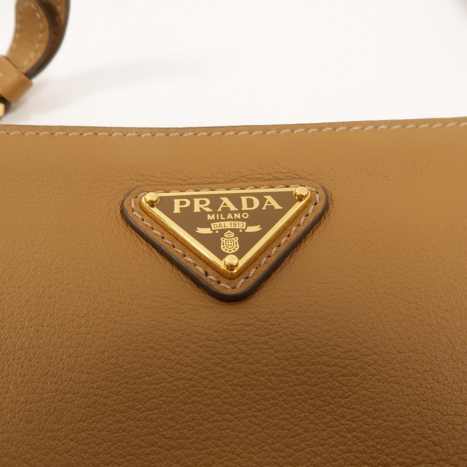 PRADA 牛皮皮革Shoulder Pouch肩背袋
