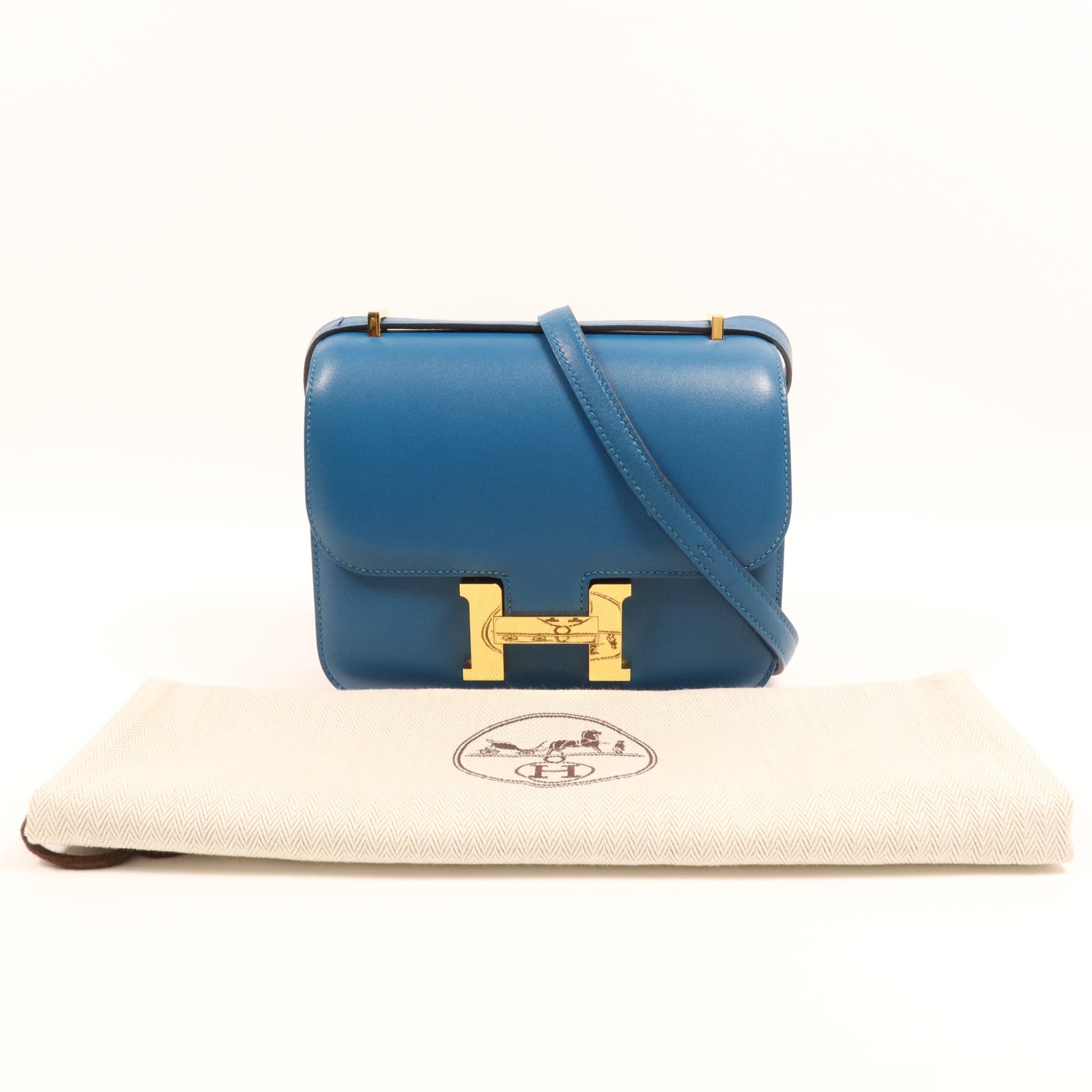 HERMES Tadelakt皮革Constance Mini金扣肩背袋Bleu Izmir