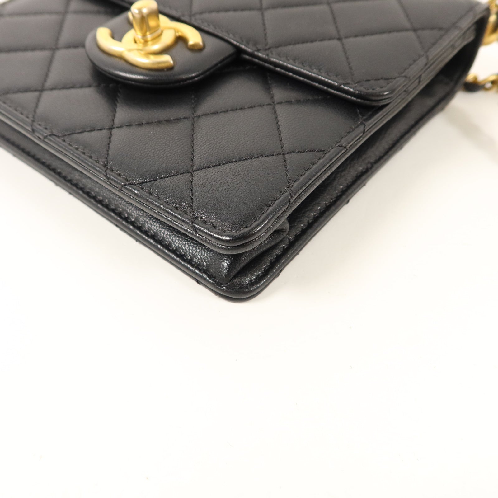 CHANEL 牛皮皮革Small Pearl Flap Bag鏈帶肩背袋