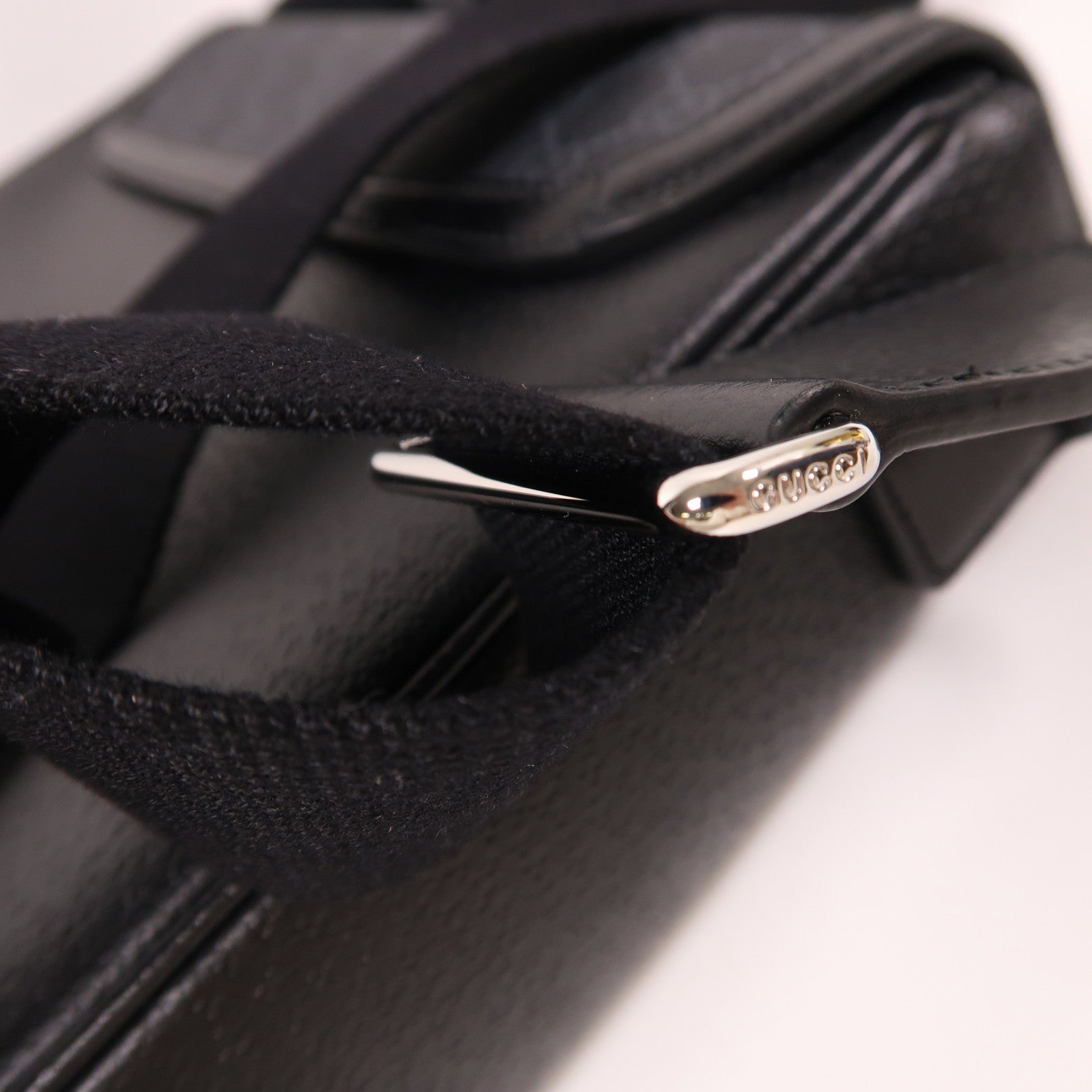 GUCCI 塗層帆布/牛皮皮革Medium GG Crossbody Bag銀扣肩背袋